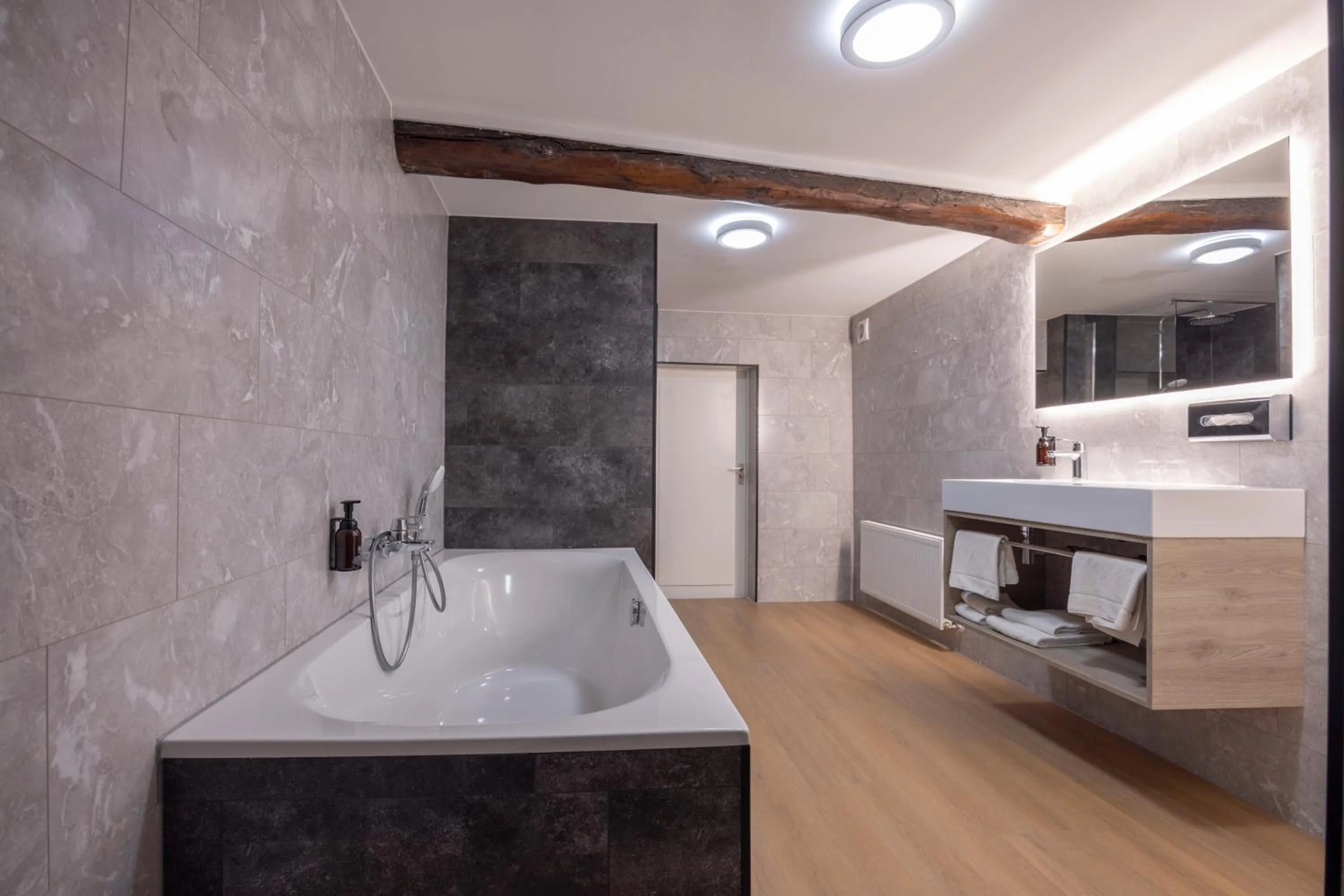 Bathroom in Fletcher Hotel Restaurant De Burghoeve