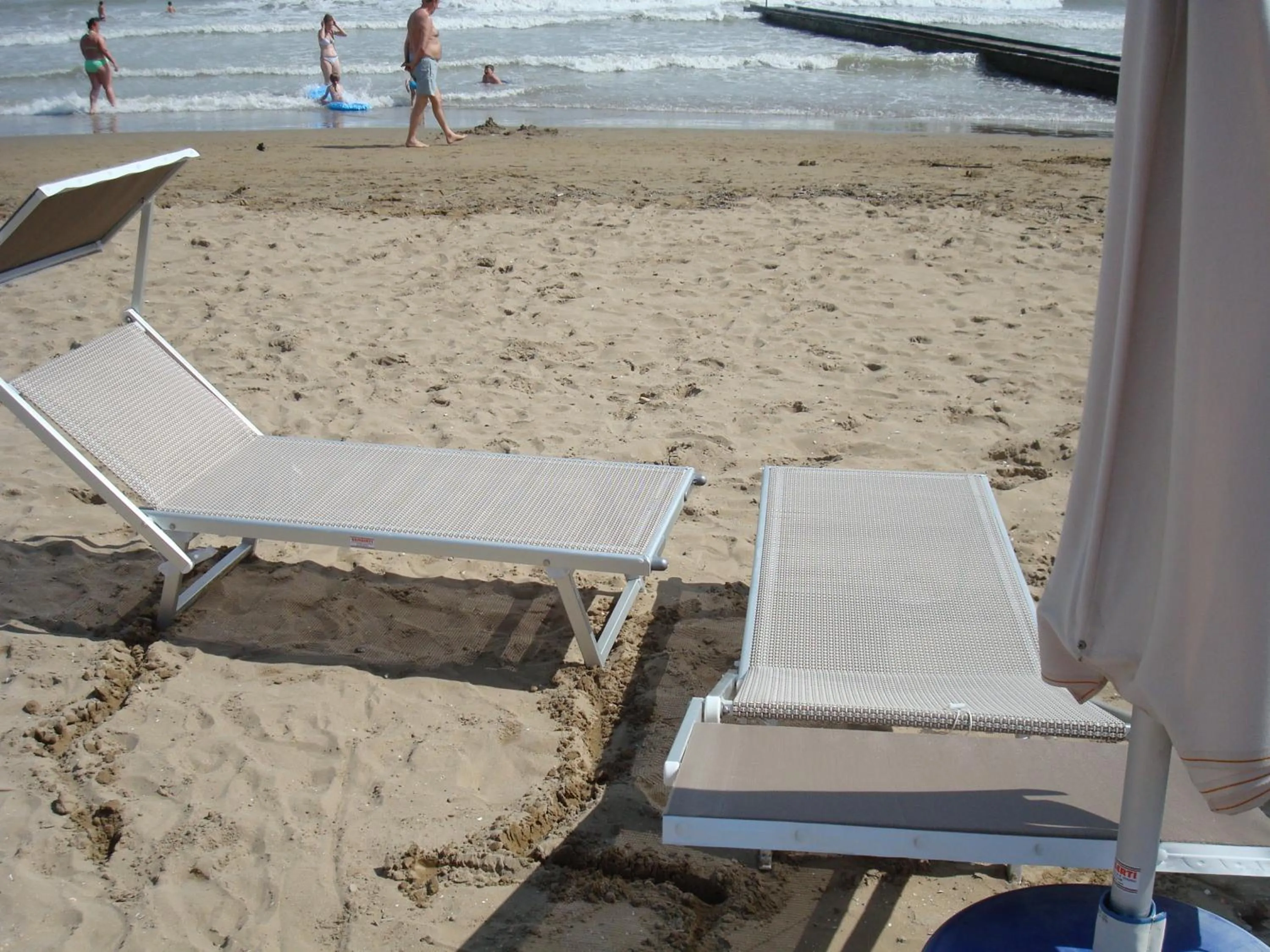 Beach in Hotel Marlisa Pier