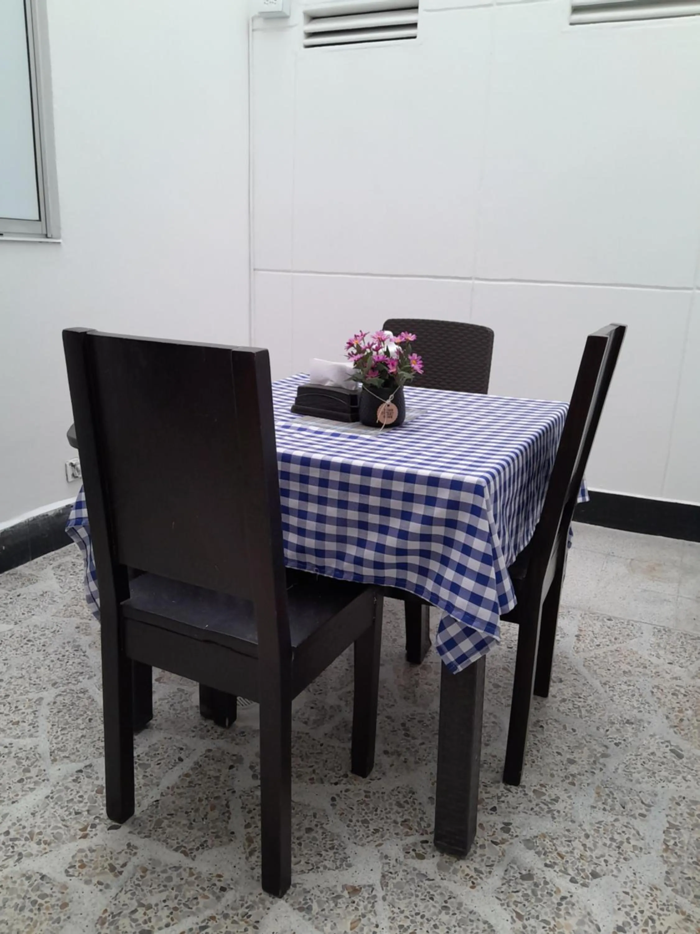 Restaurant/places to eat in Hotel Palermo Real