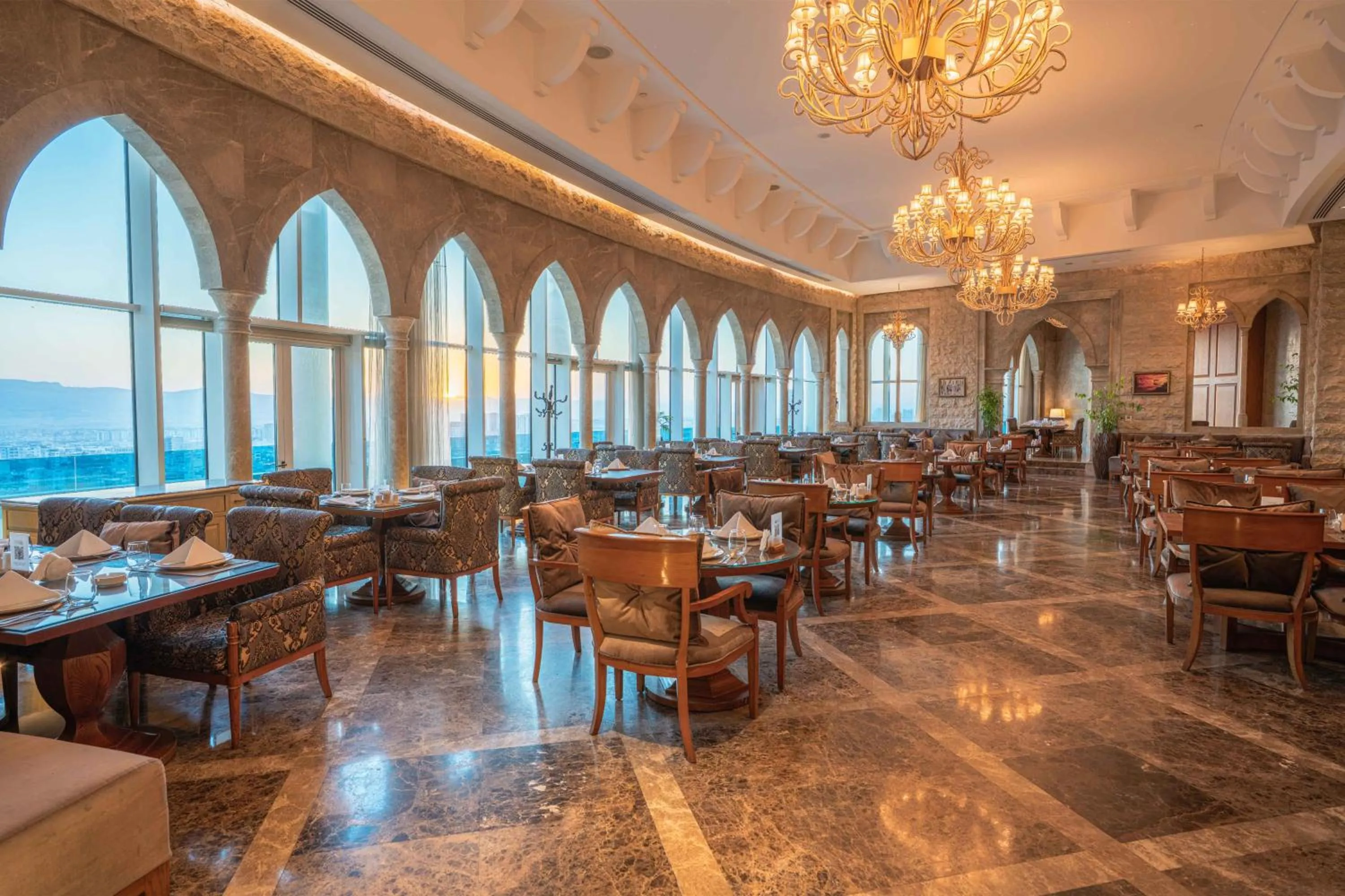 Restaurant/places to eat in Grand Millennium Sulaimani