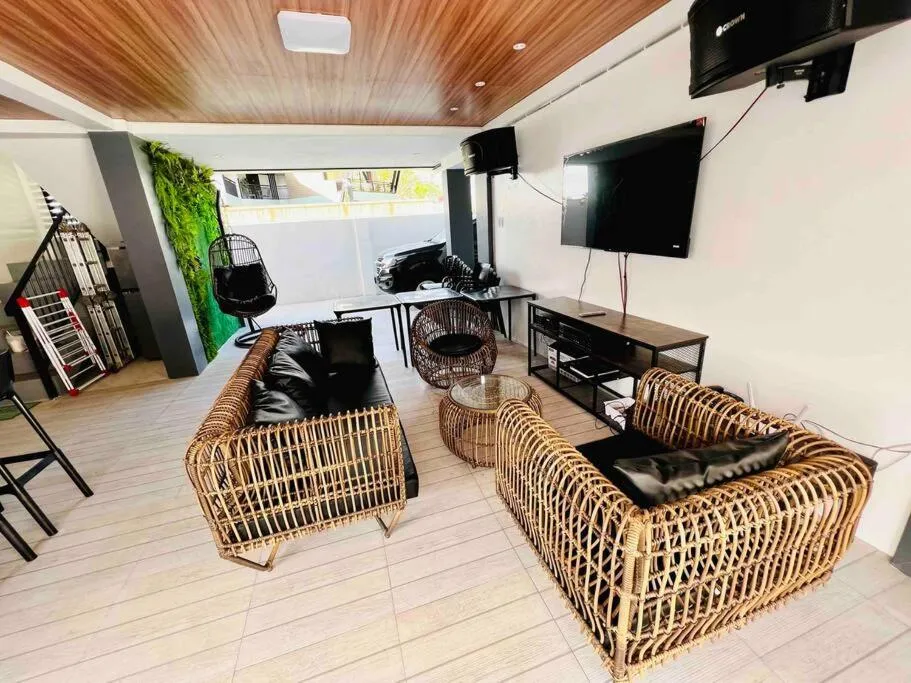 Laguna Hot Spring Home- Oharas Resort - Sleeps 27