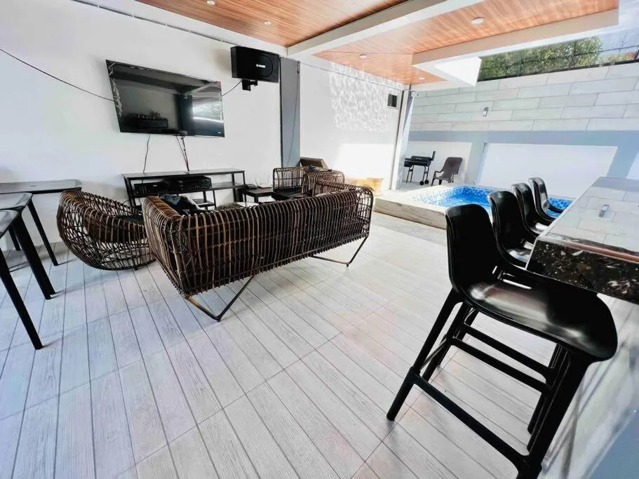 Laguna Hot Spring Home- Oharas Resort - Sleeps 27