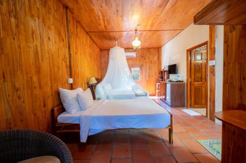 Bed in Milana Beach Resort & Spa Phú Quốc - Formely Chez Carole Beach Resort and Spa