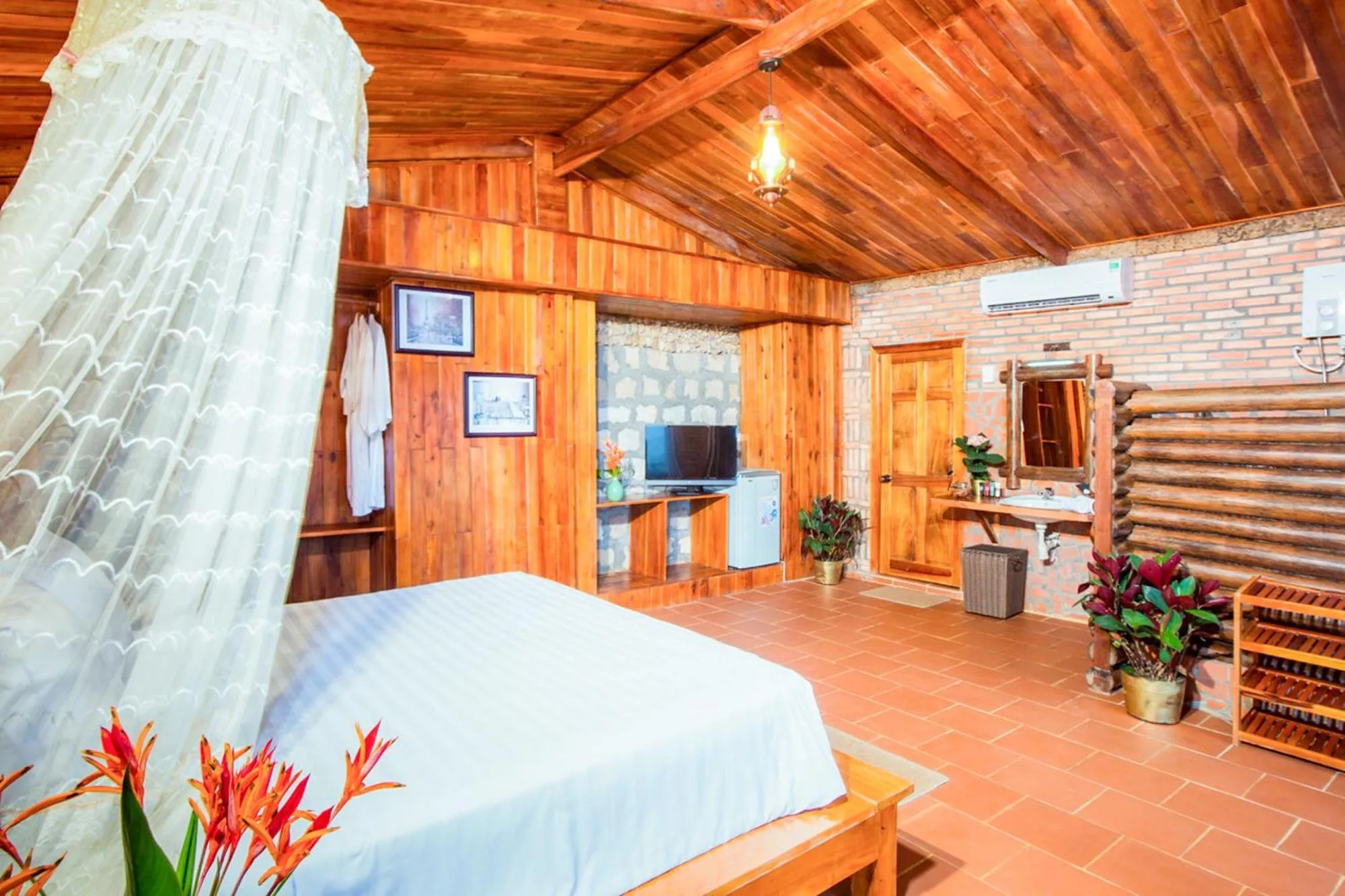 Bed in Milana Beach Resort & Spa Phú Quốc - Formely Chez Carole Beach Resort and Spa