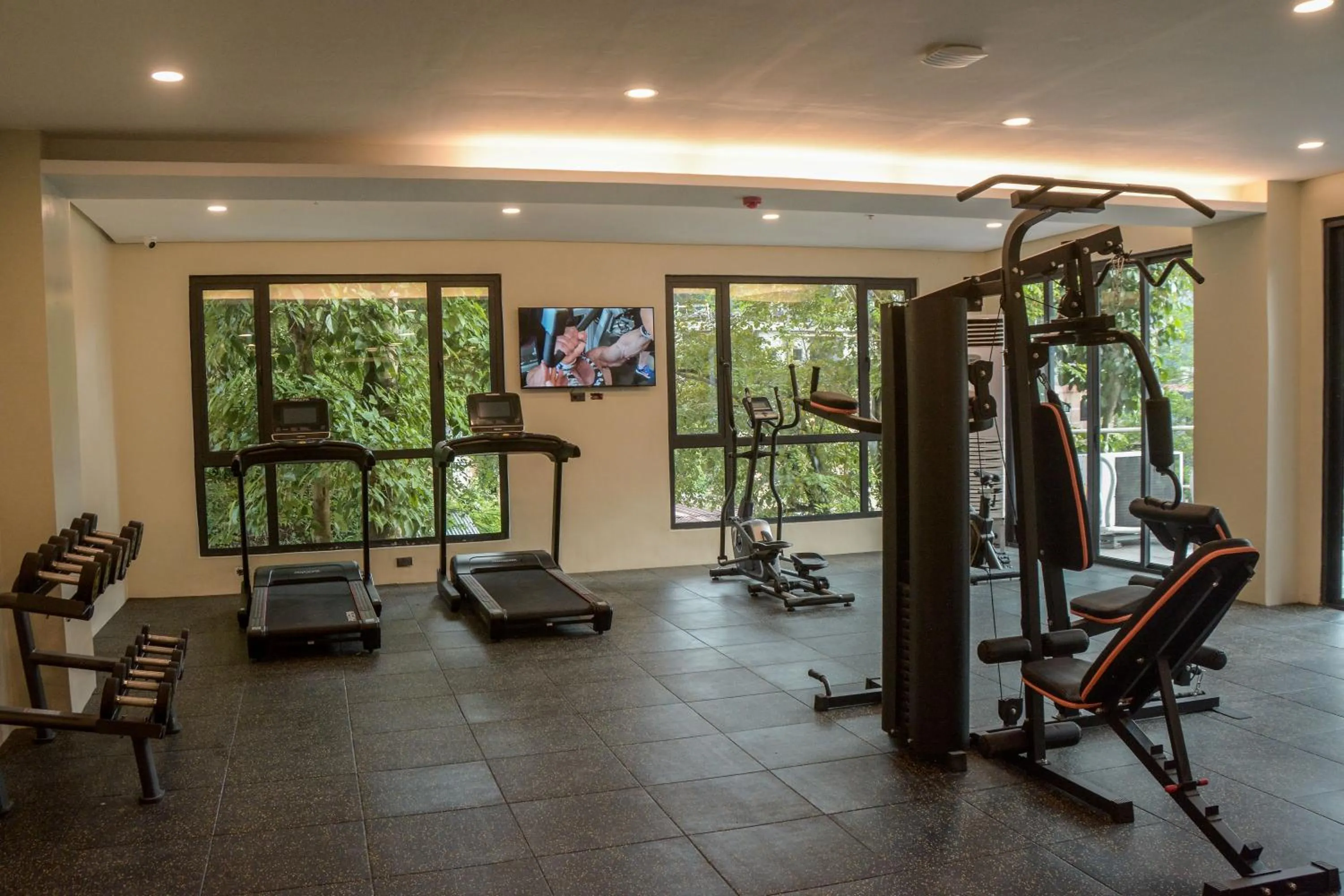 Fitness centre/facilities in Marianne Suites El Nido
