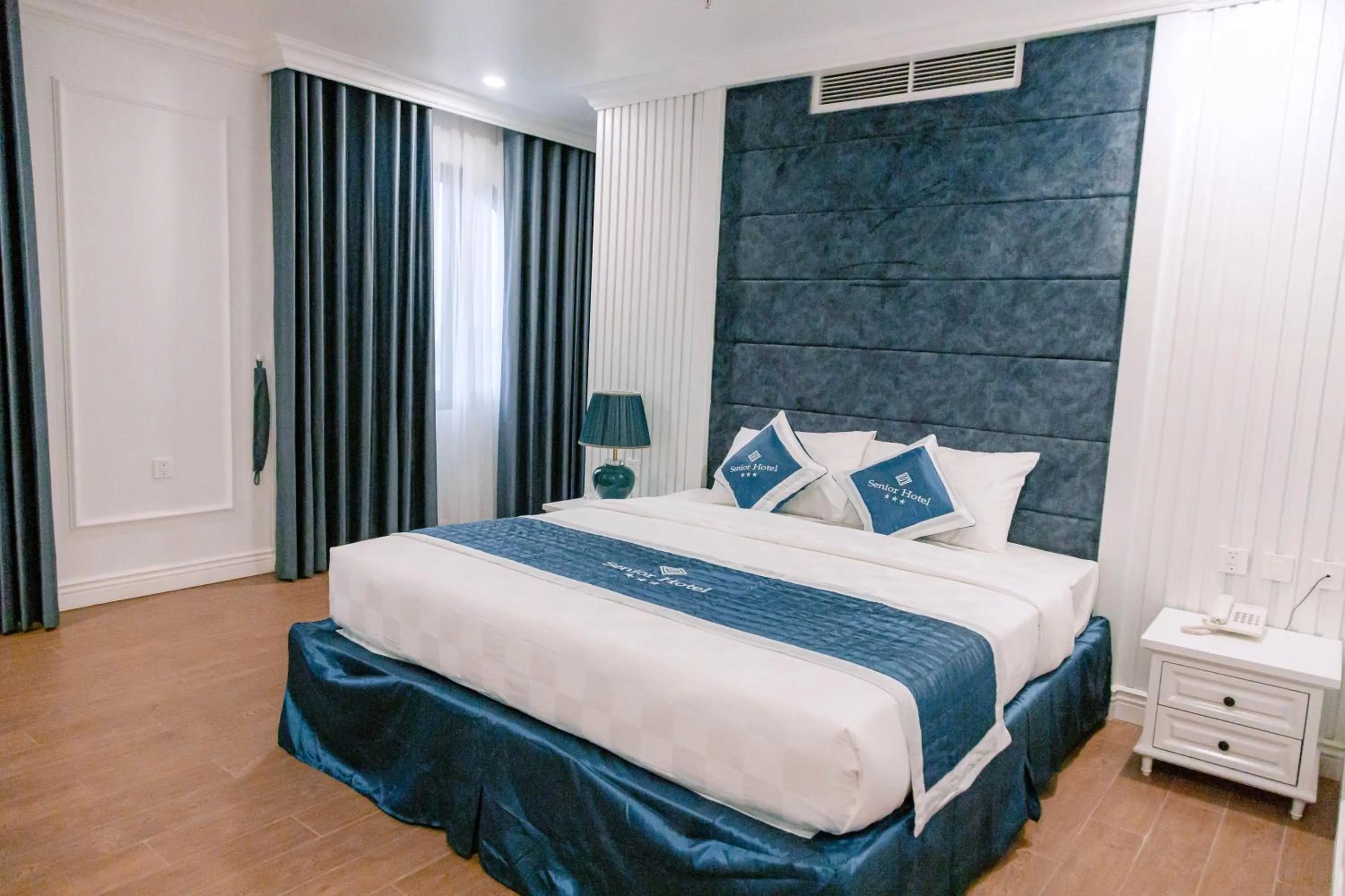 Photo of the whole room, Bed in Senior Hotel 2