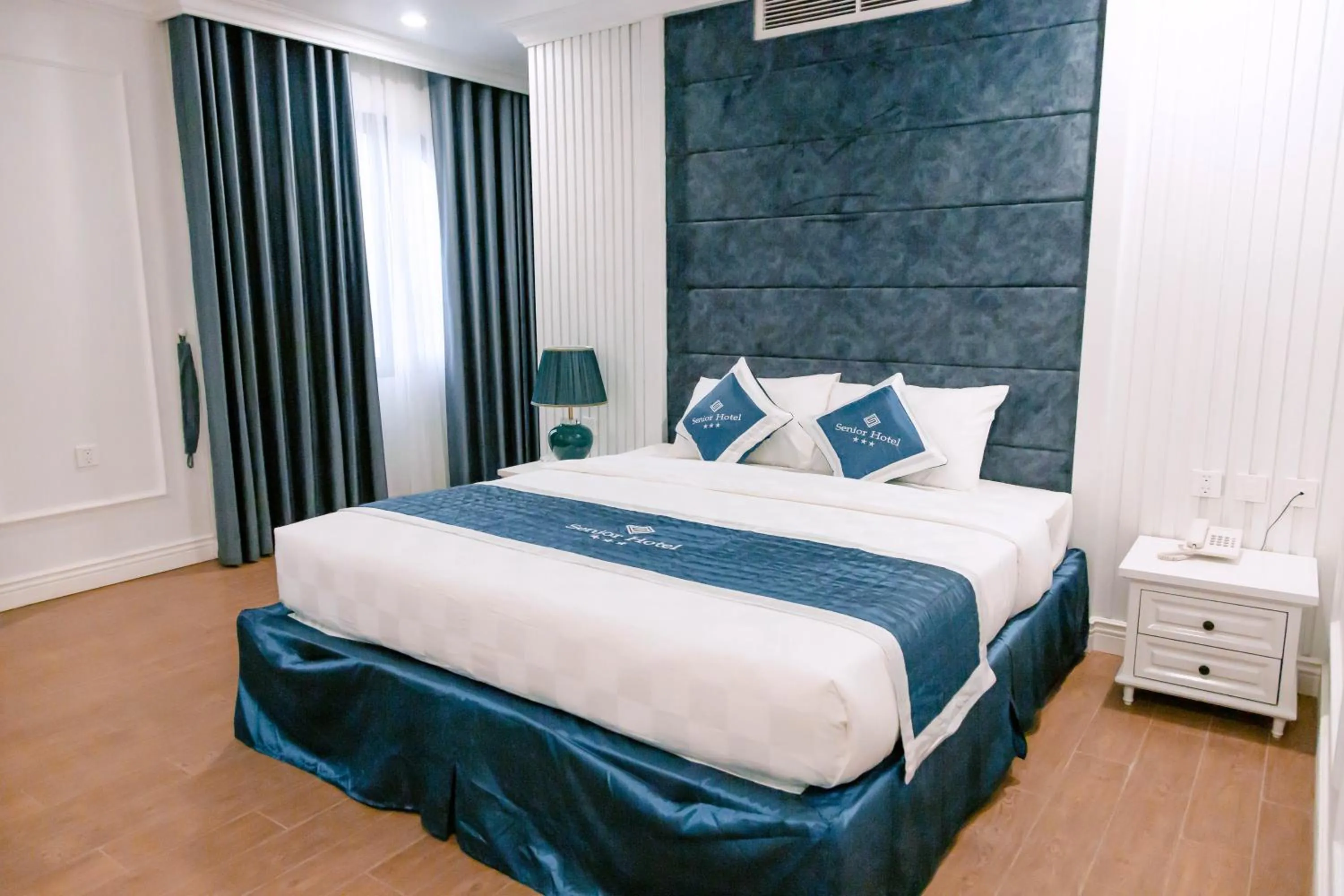 Photo of the whole room, Bed in Senior Hotel 2