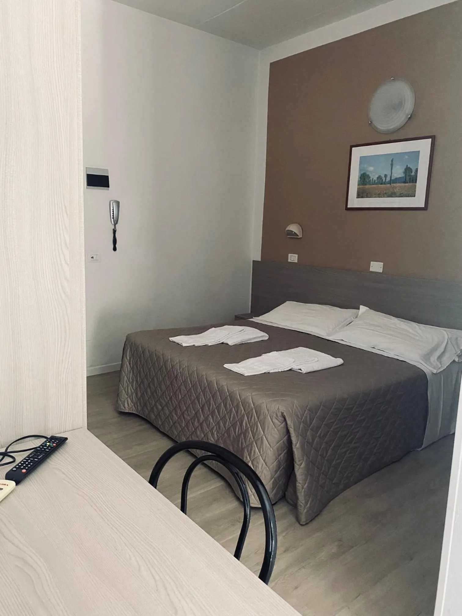 Bedroom, Bed in Hotel New Primula