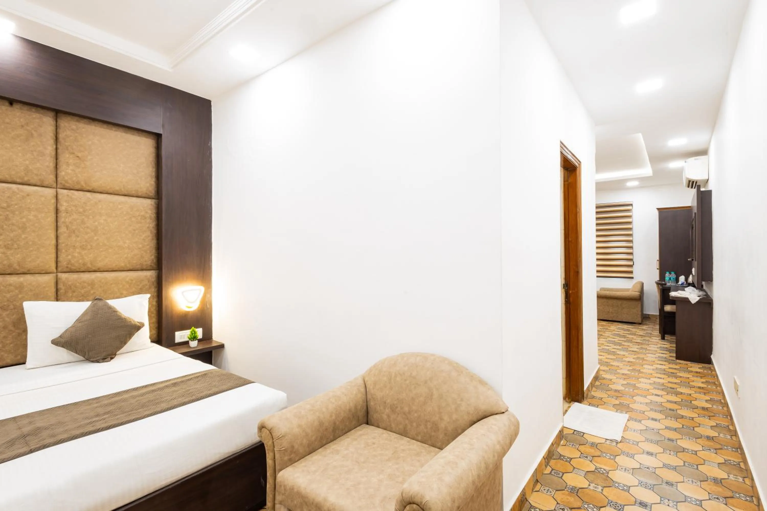 Bed in Hotel Panickers Residency - Near Ganga Ram & BLK Hospital - Karol Bagh