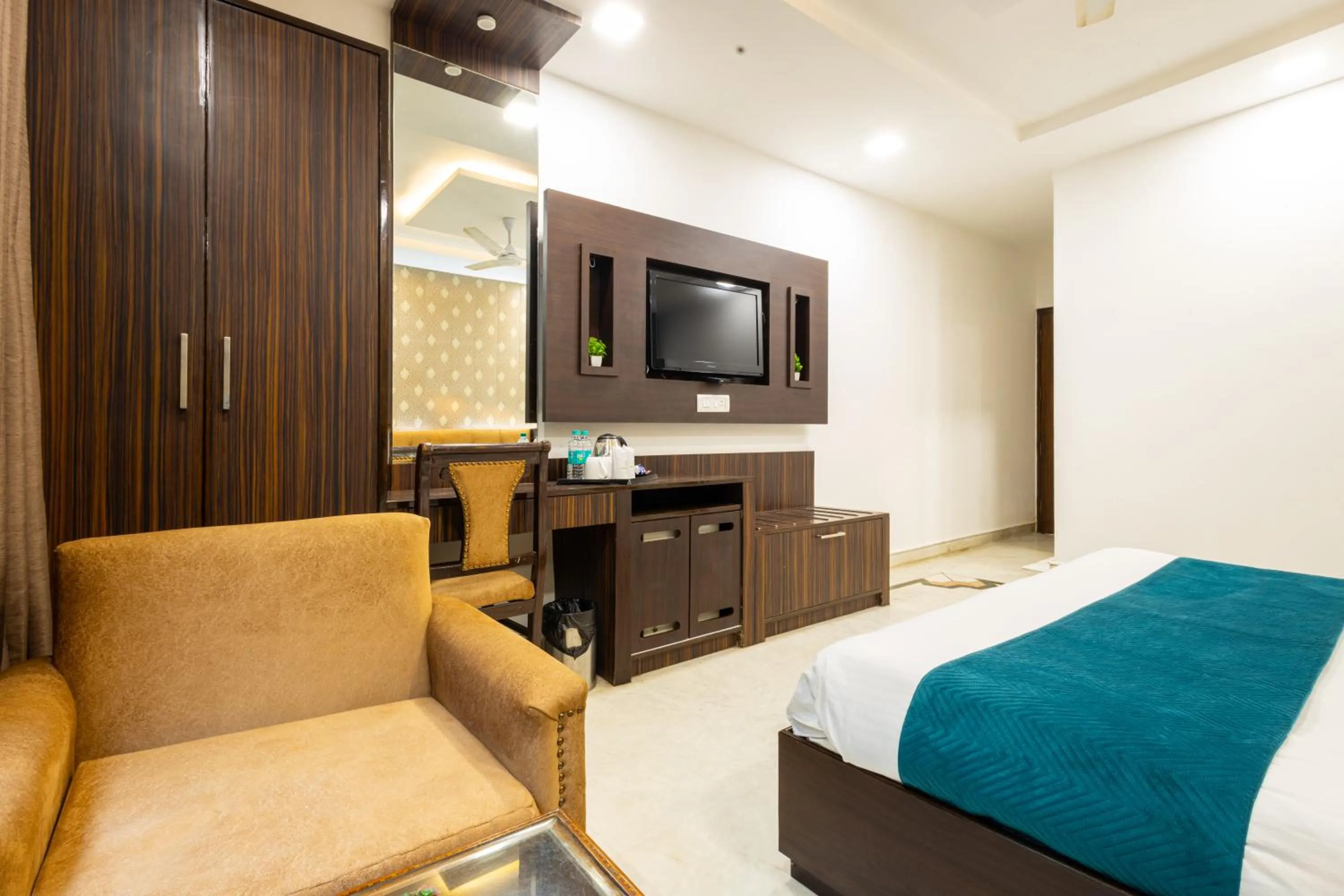 Bed in Hotel Panickers Residency - Near Ganga Ram & BLK Hospital - Karol Bagh