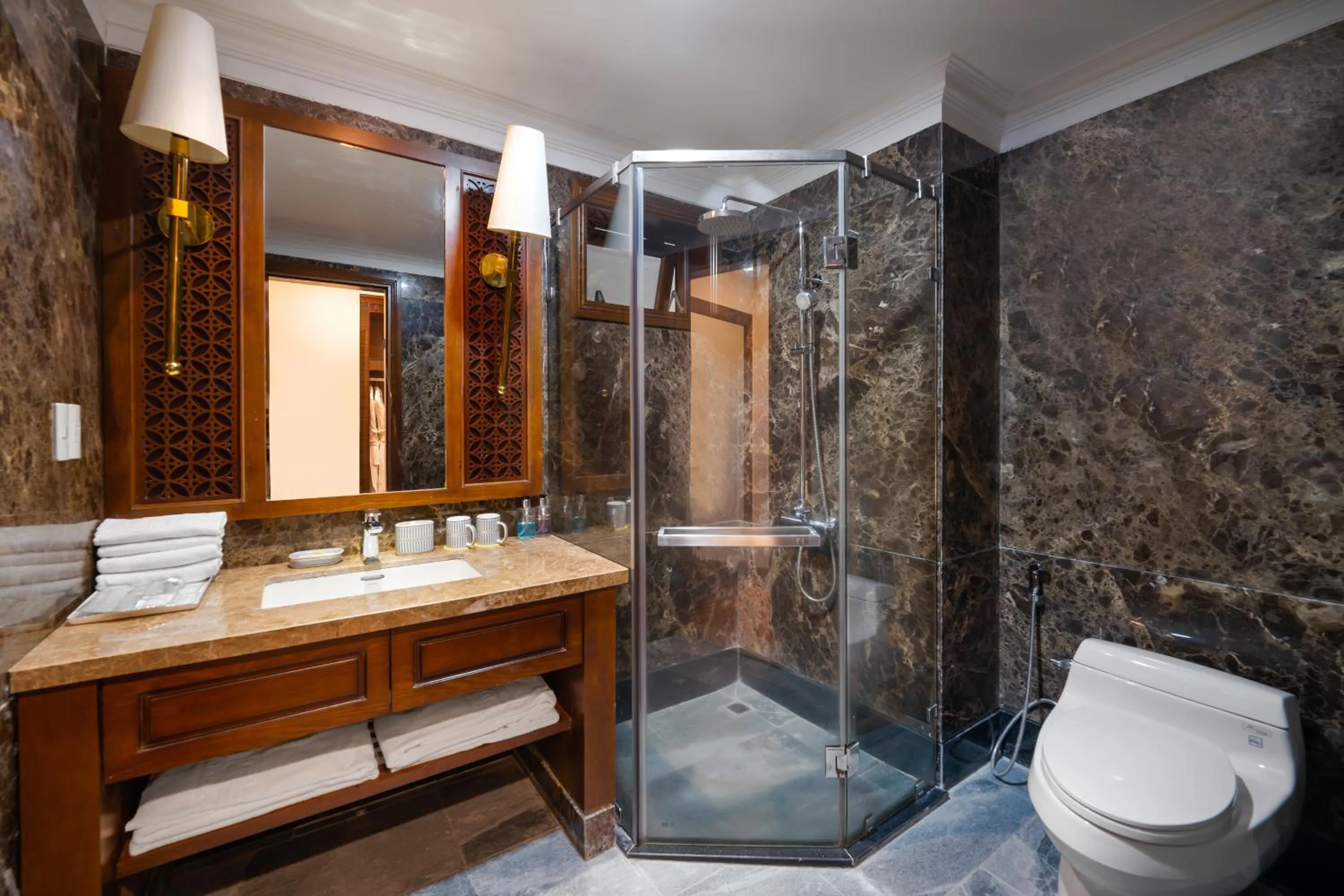 Toilet in Minh Toan Galaxy Hotel