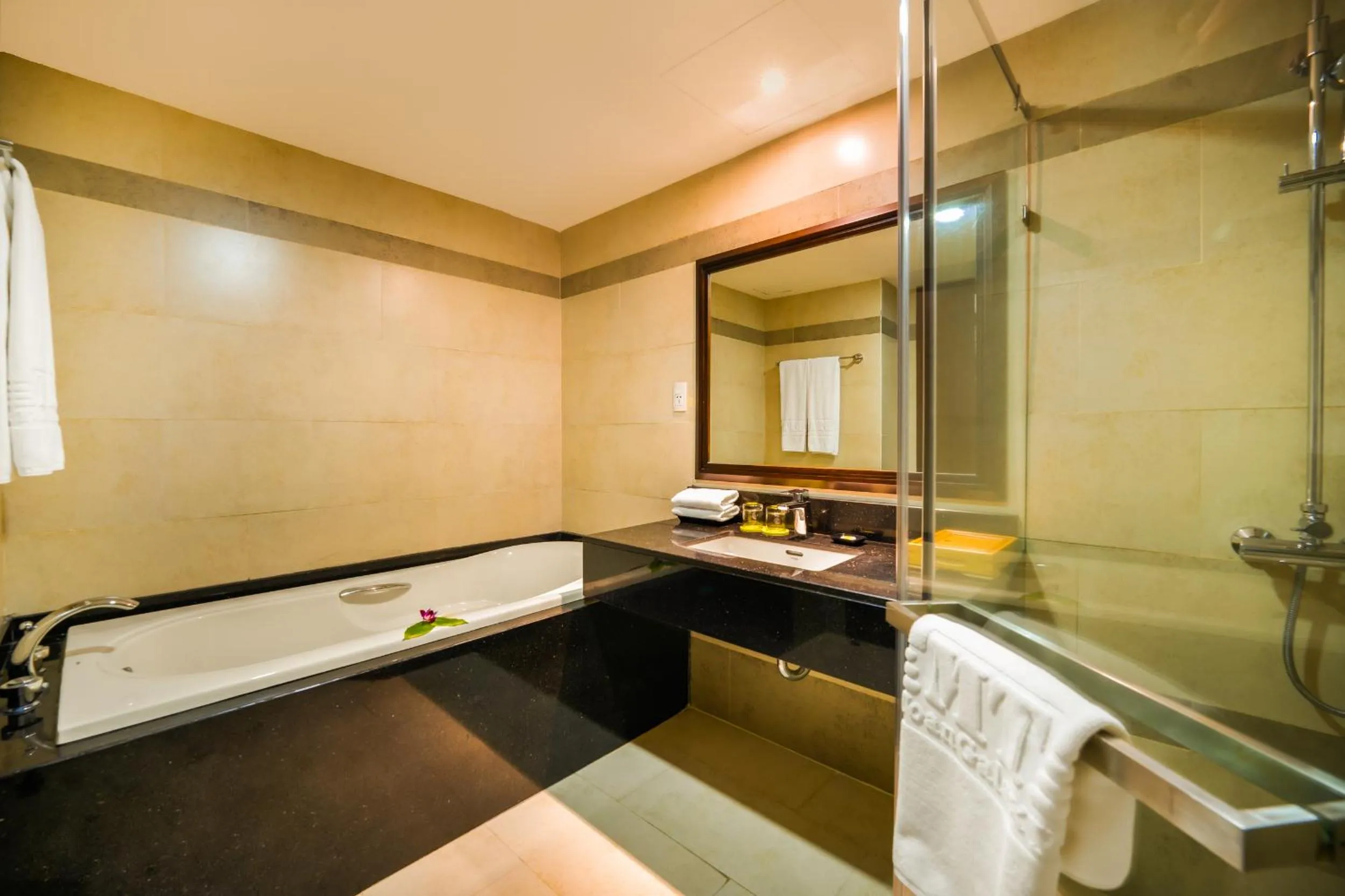 Toilet in Minh Toan Galaxy Hotel