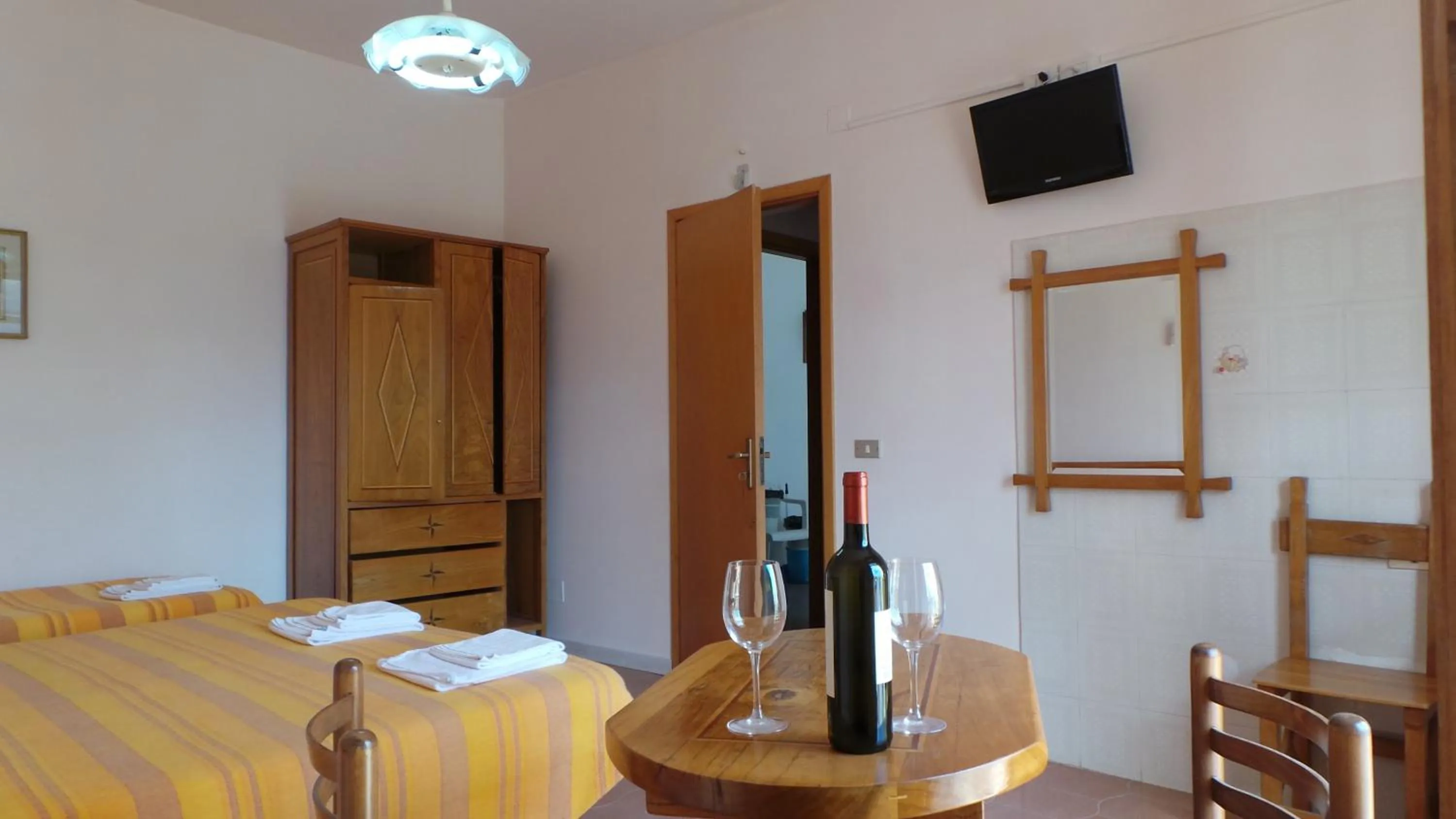 Photo of the whole room in Hotel-Pensione 4 Stagioni