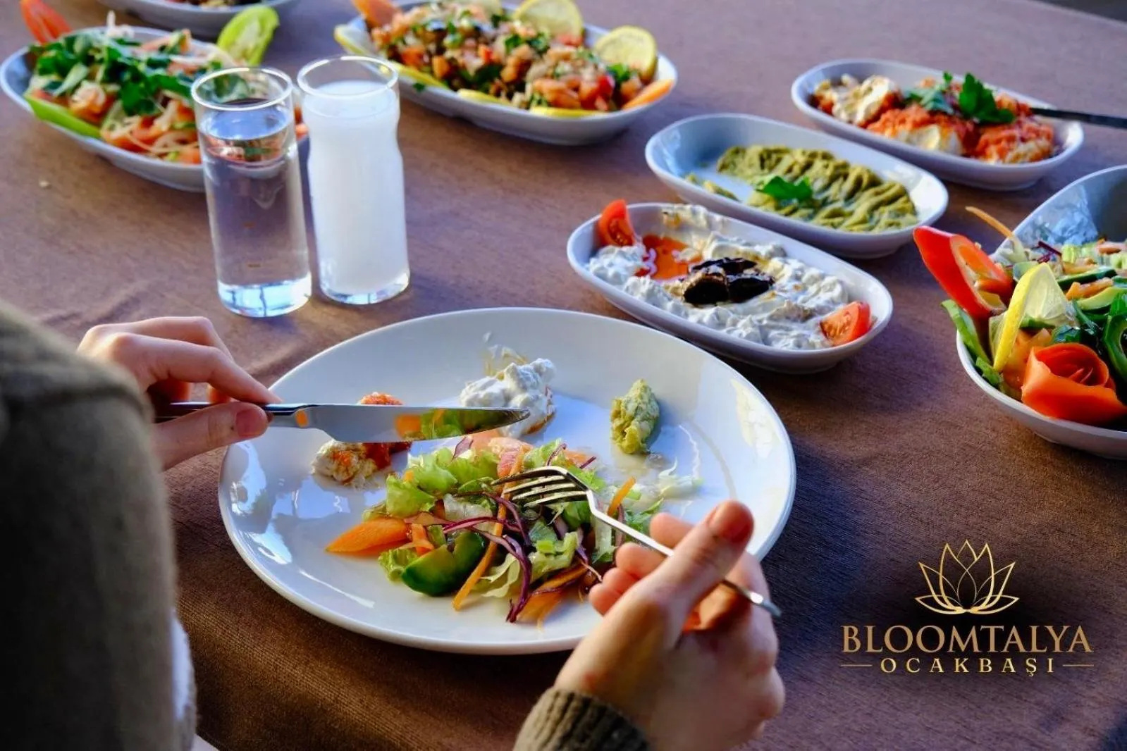 Restaurant/places to eat in Bloomtalya Hotel
