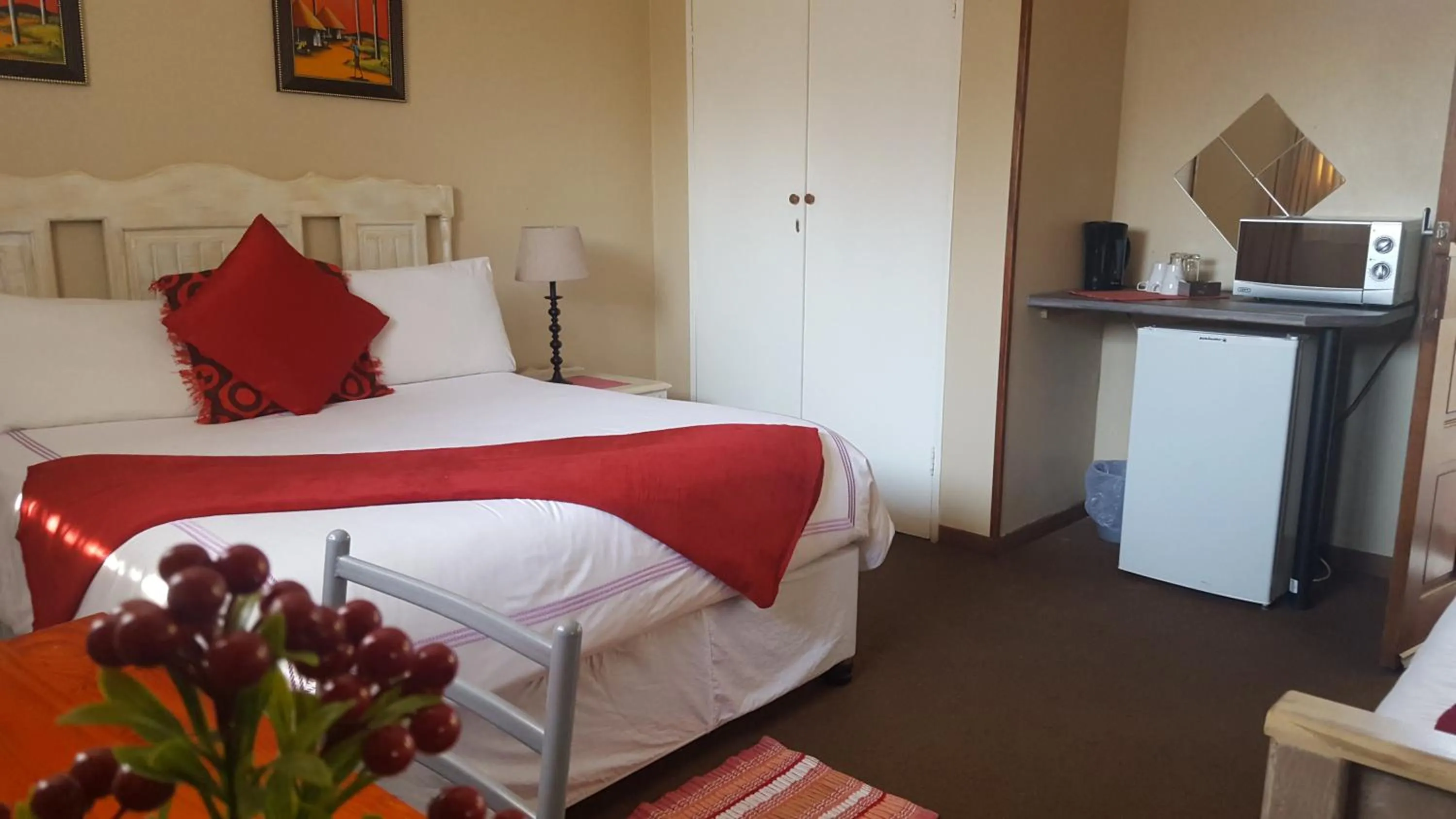 Bedroom, Bed in African Sky Guest House