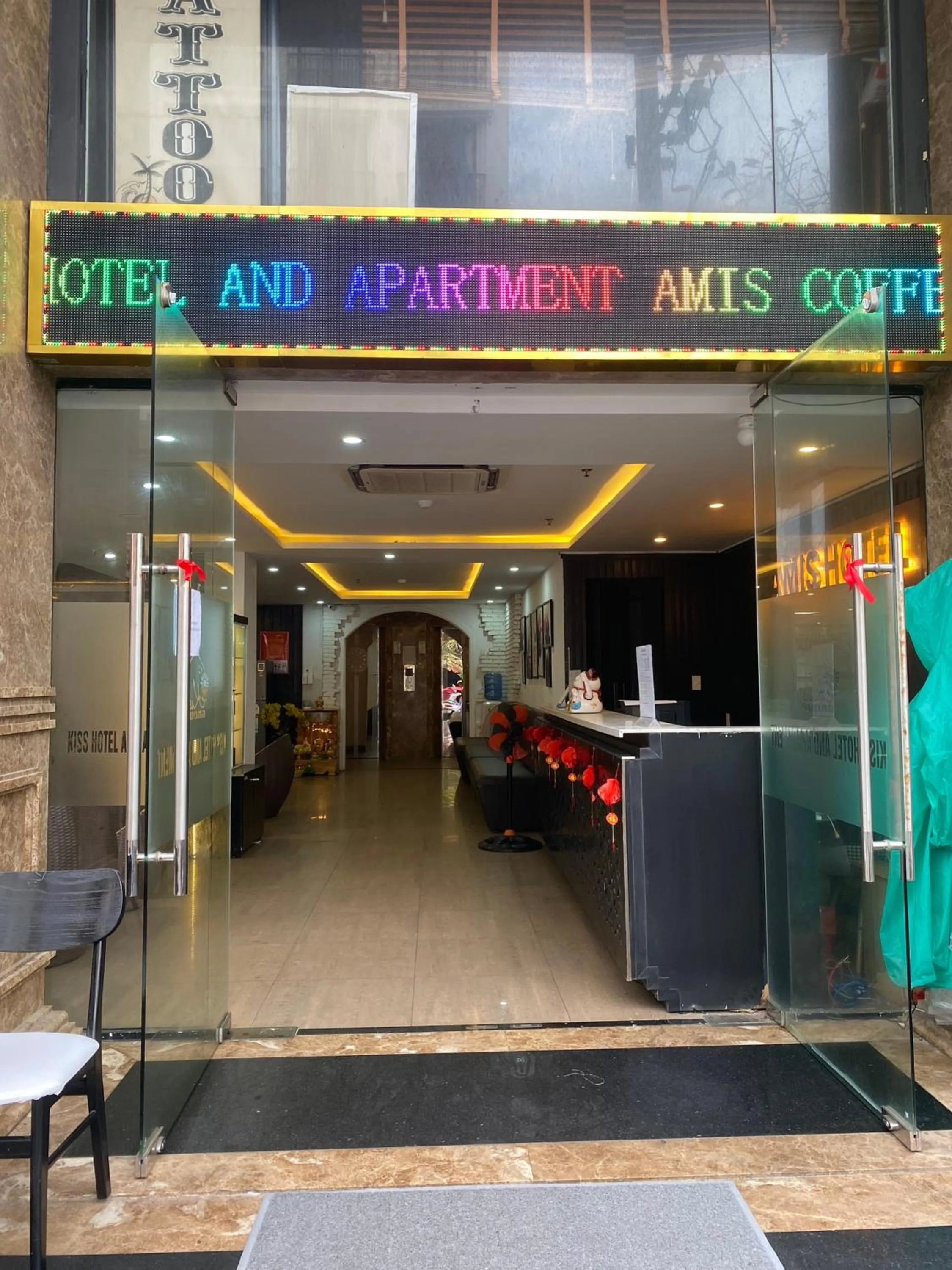 Communal lounge/ TV room in Amis Hotel & Apartment - 50m to My Khe Beach