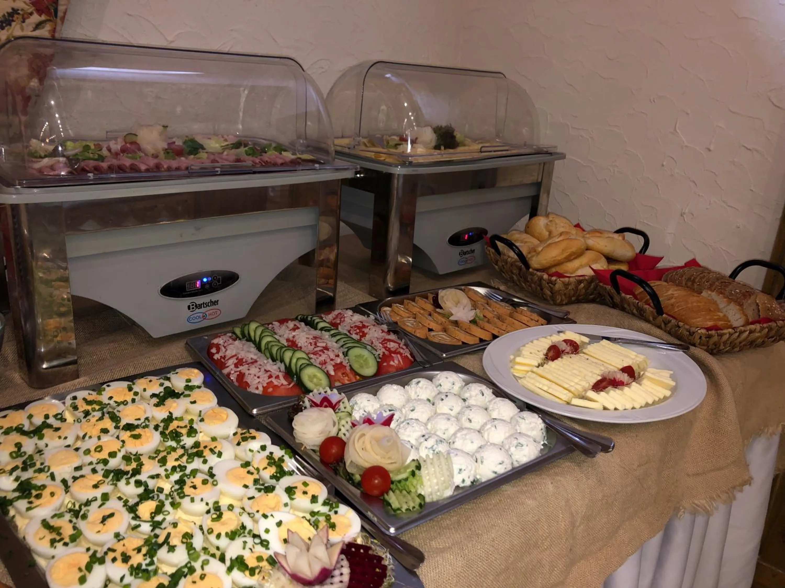 Buffet breakfast in Dworek Rajska Góra