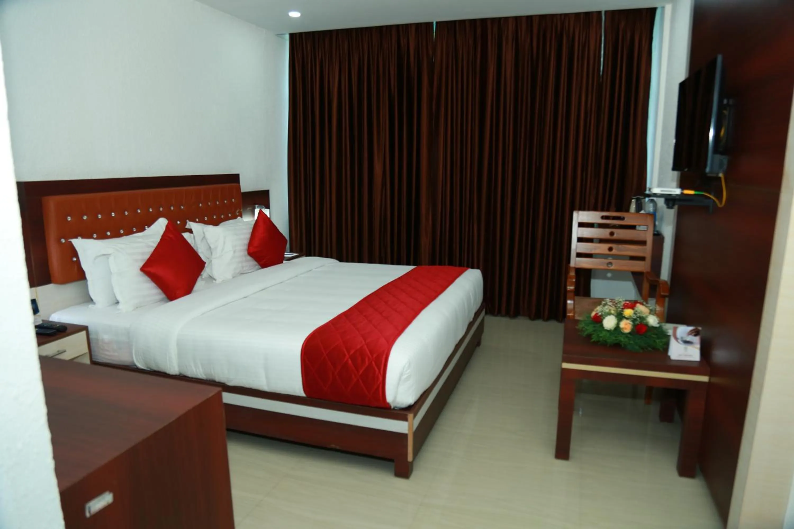 Bed in Hotel Idukki Castle