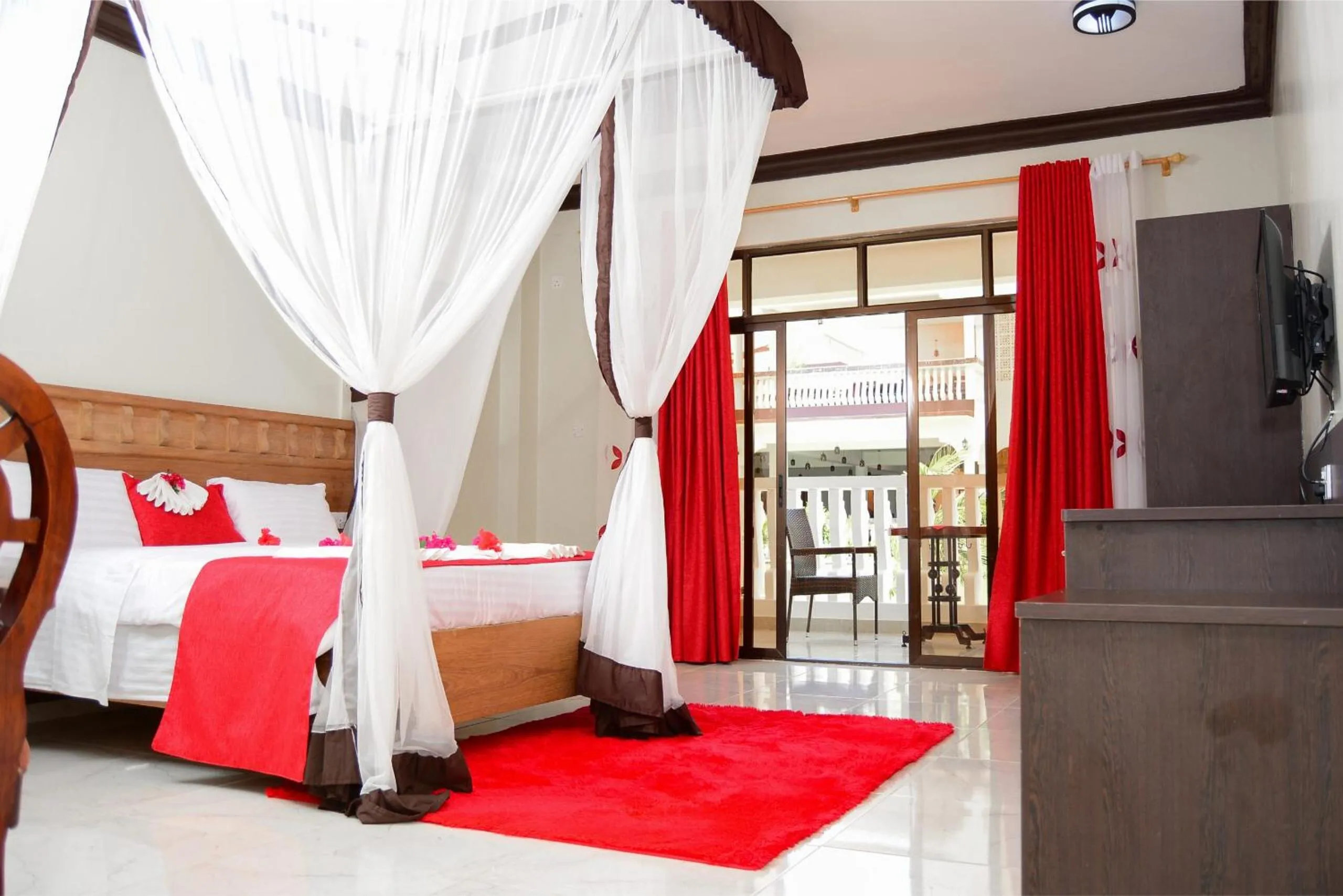 Bed in White Peacock Resort Mtwapa