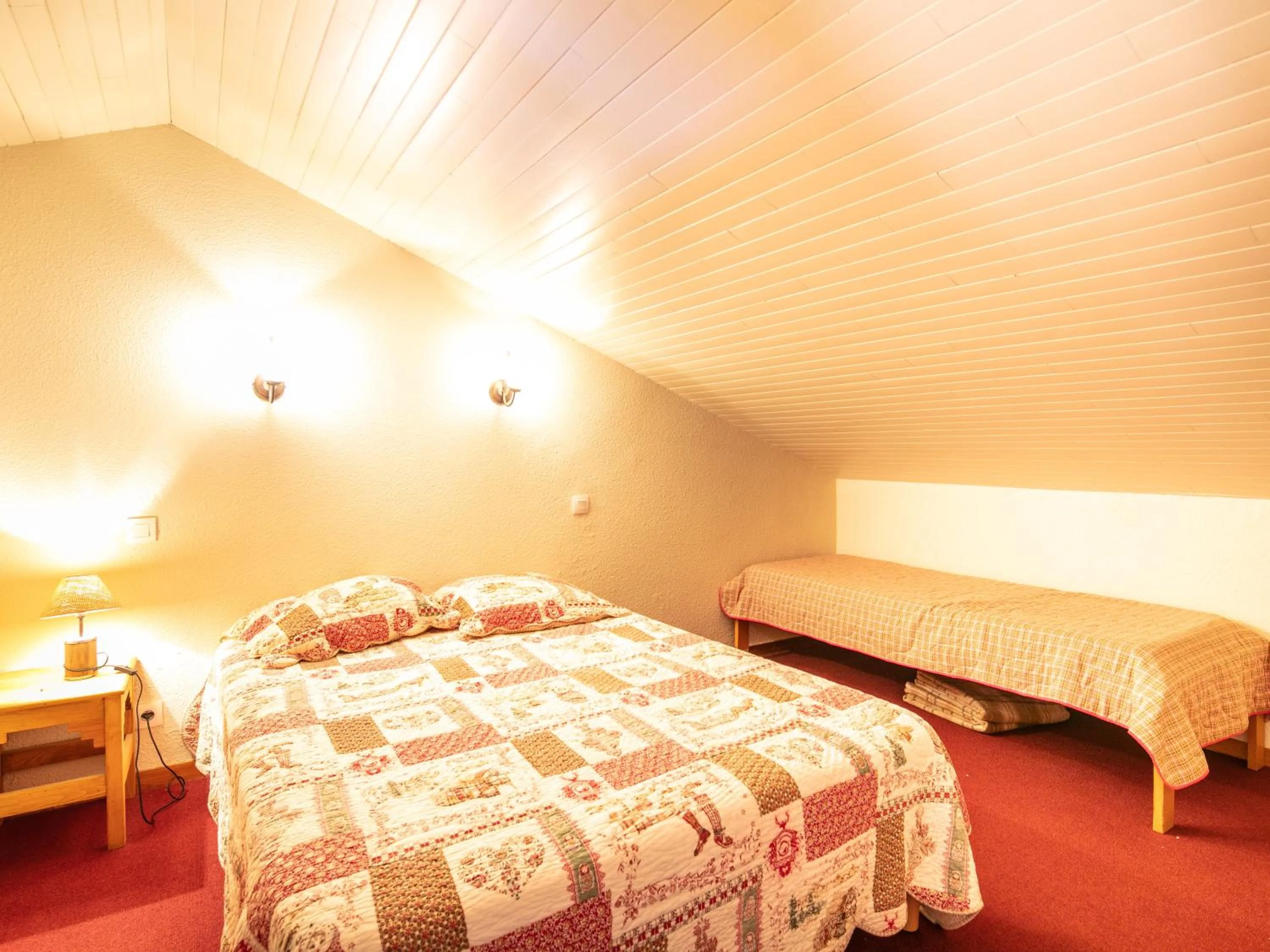 Bedroom, Bed in Vacancéole - Résidence Le Sappey - Doucy