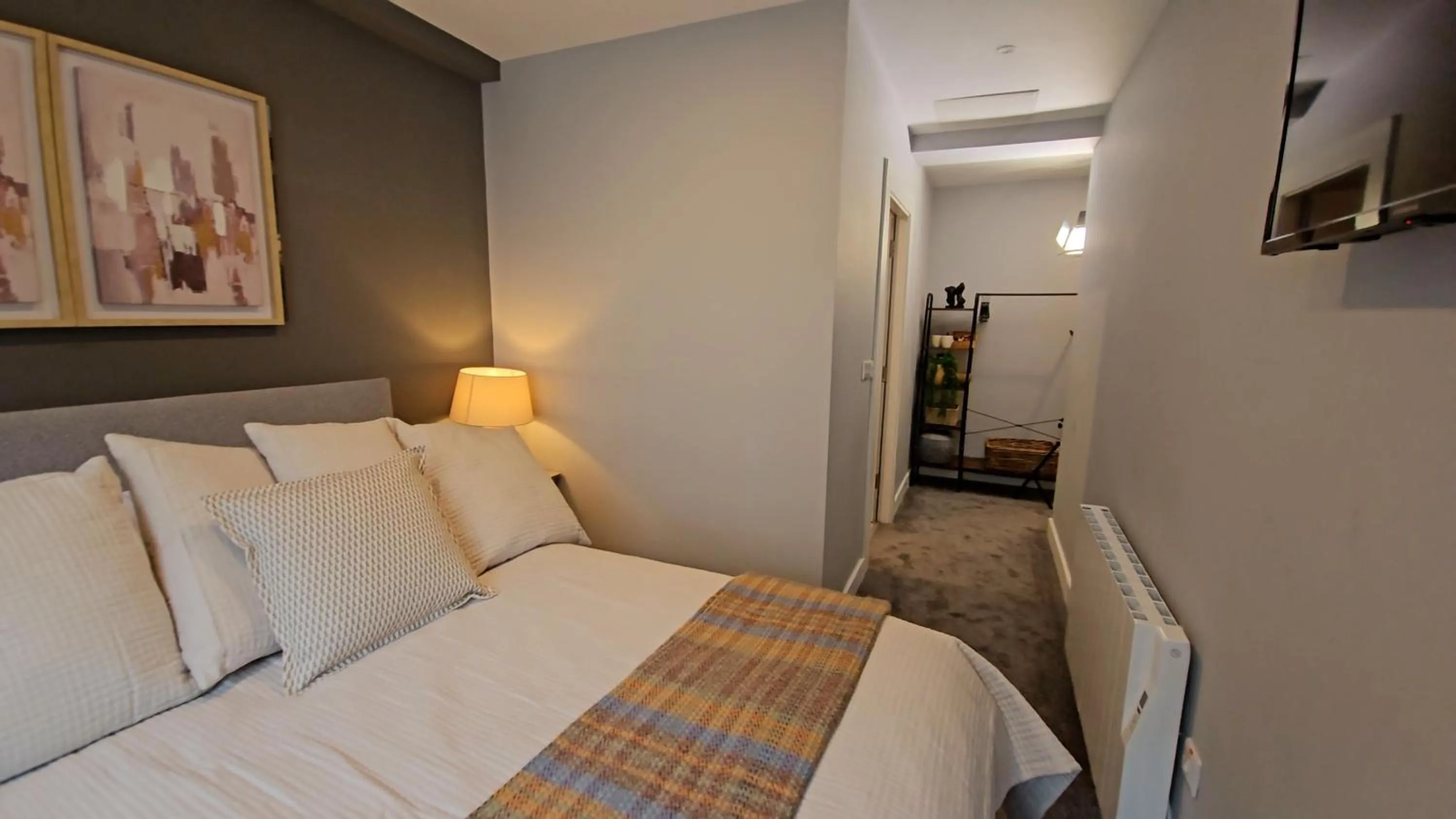 Bedroom, Bed in Madison House