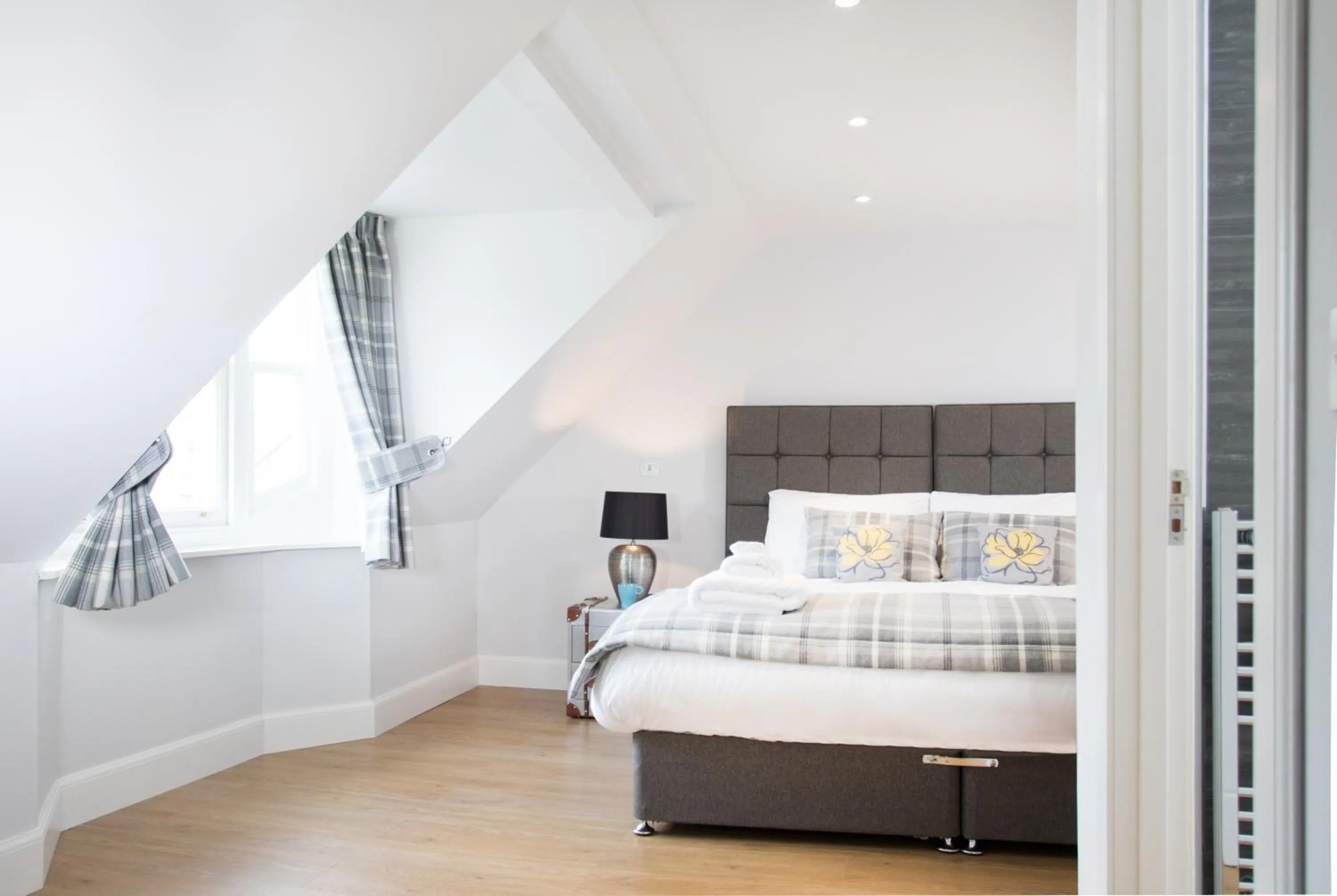 Bedroom, Bed in The Glenmoriston Townhouse Hotel