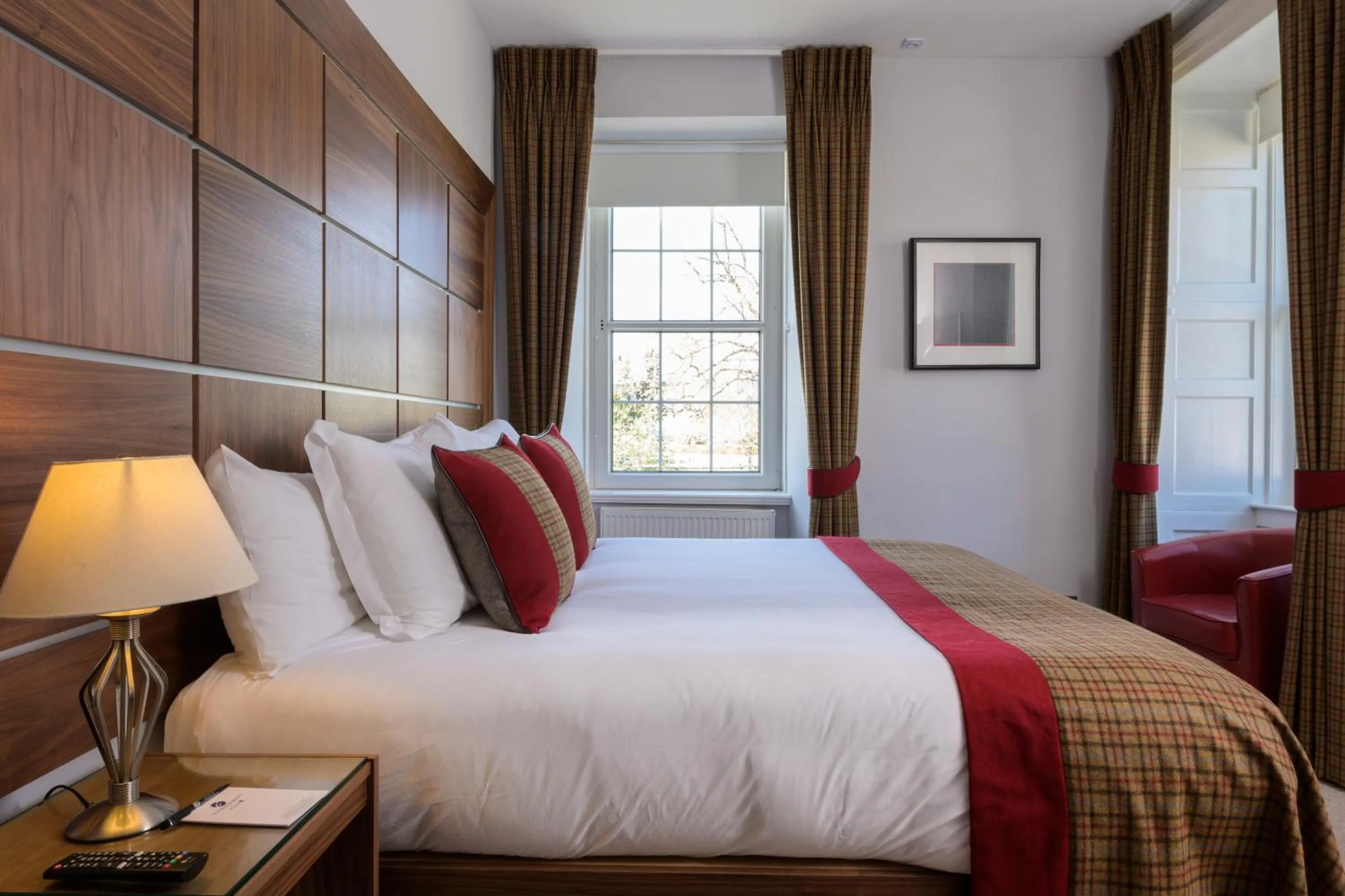 Bedroom, Bed in The Glenmoriston Townhouse Hotel