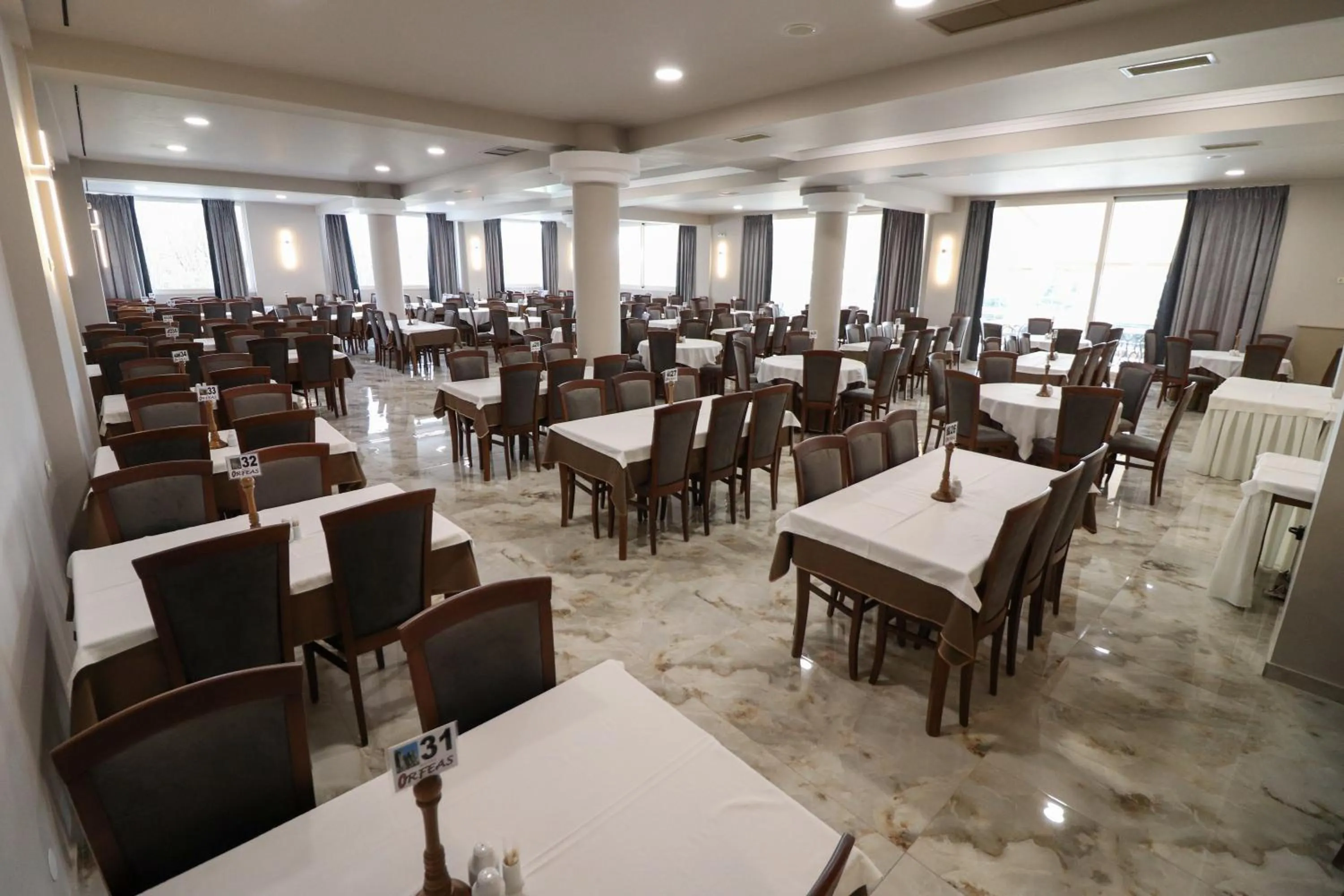 Restaurant/places to eat in Hotel Orfeas