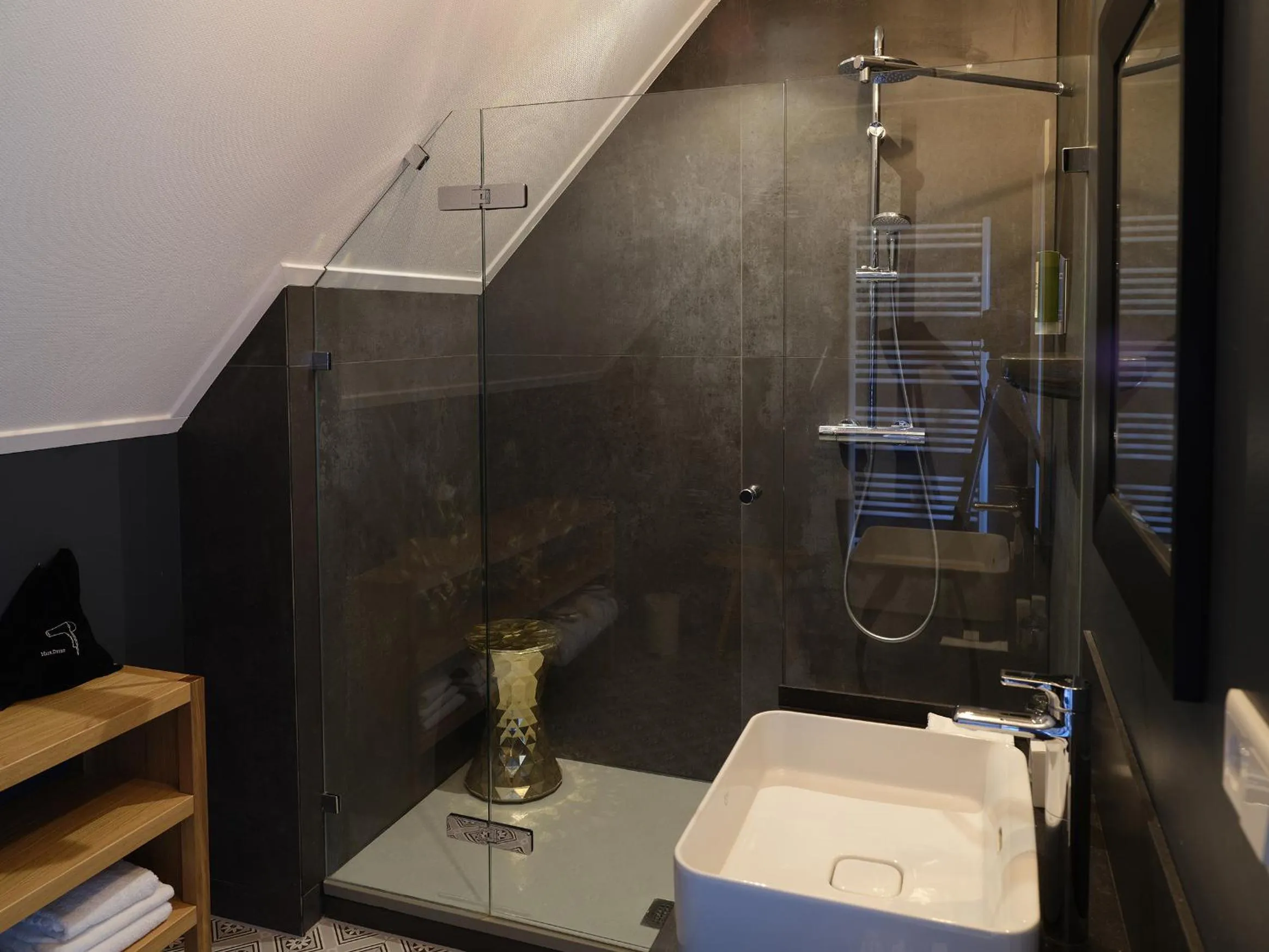 Shower in Landgoed De Holtweijde