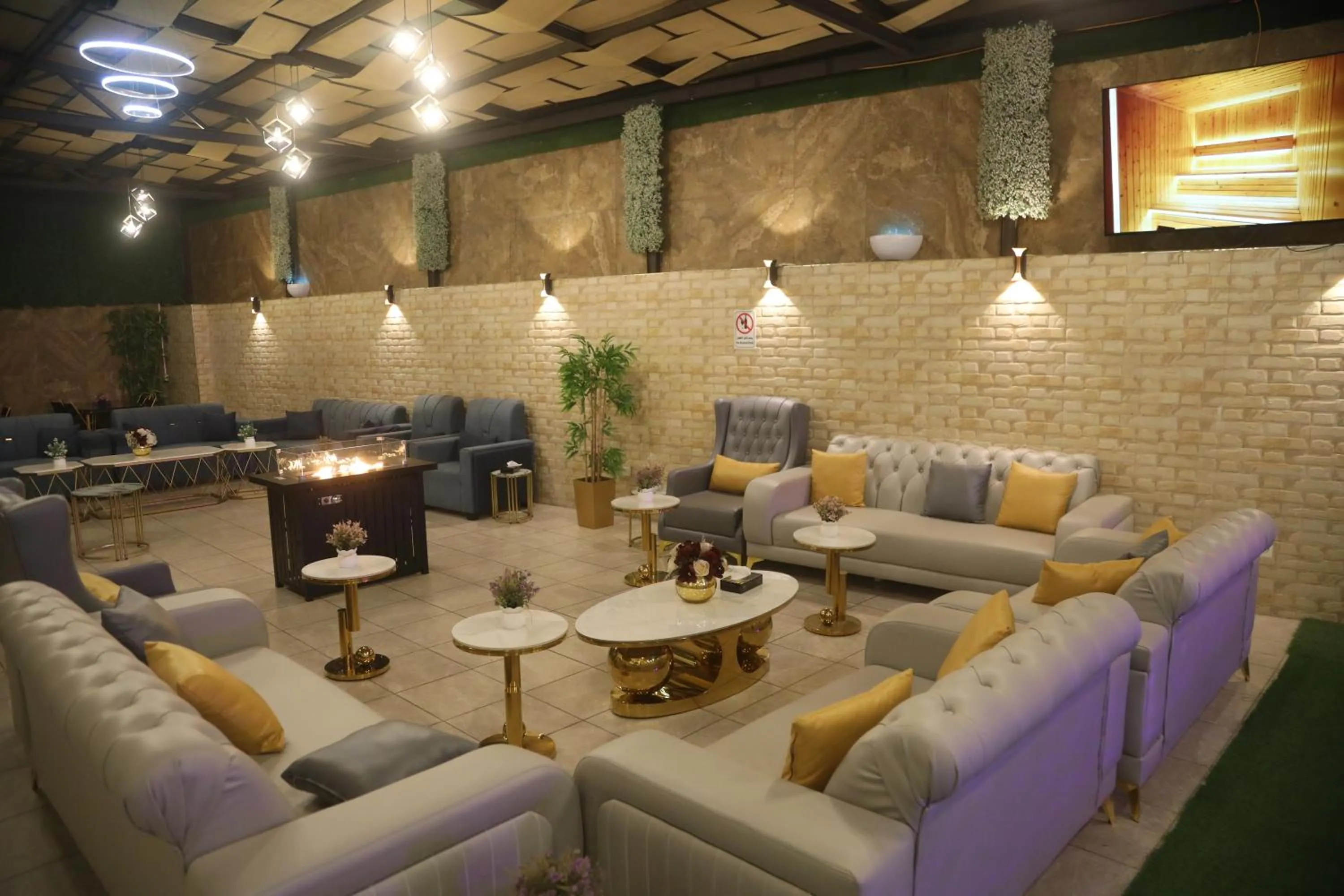 Swimming pool in Kaya Hotel Amman