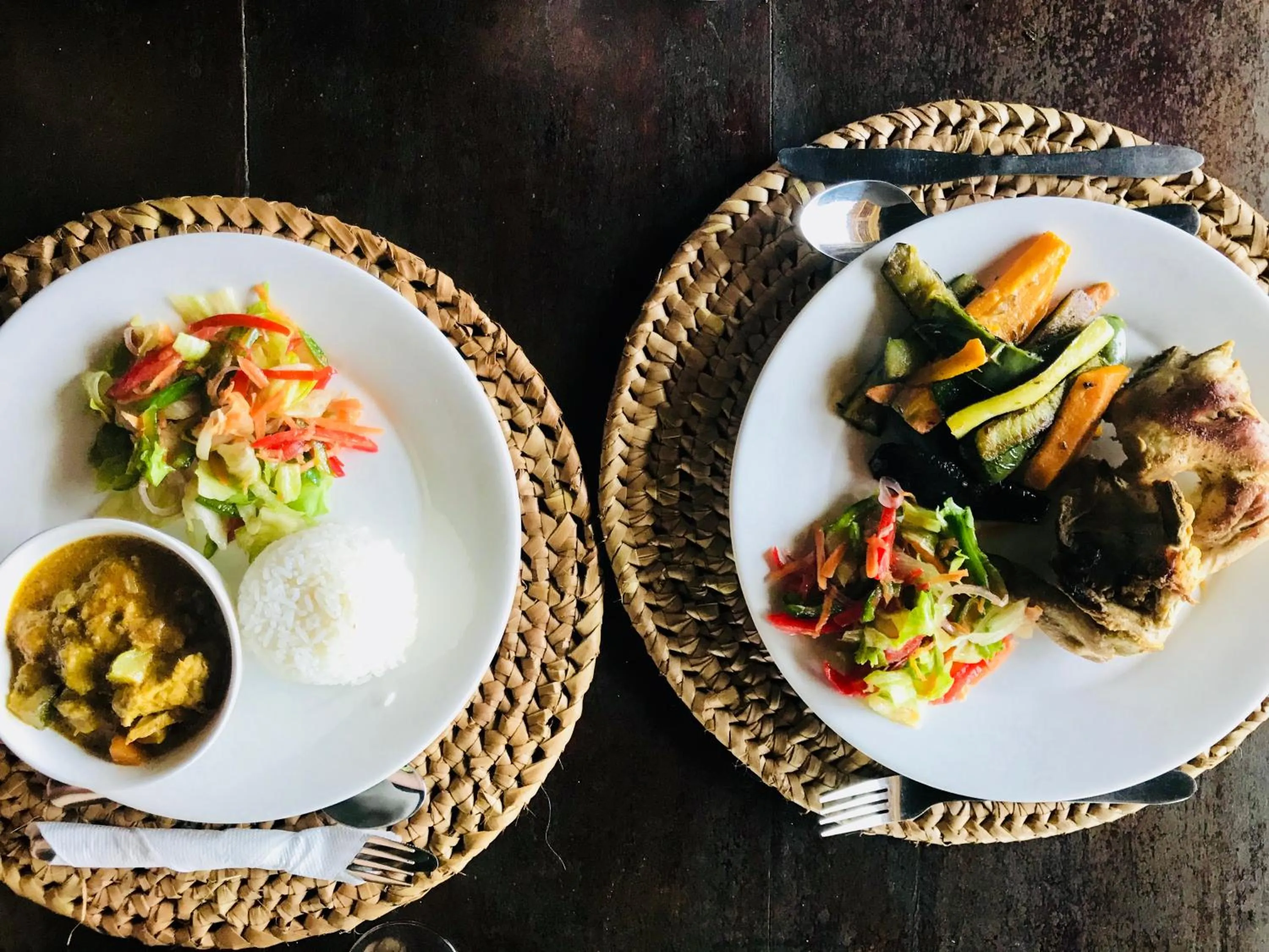 Restaurant/places to eat in Mangrove Lodge