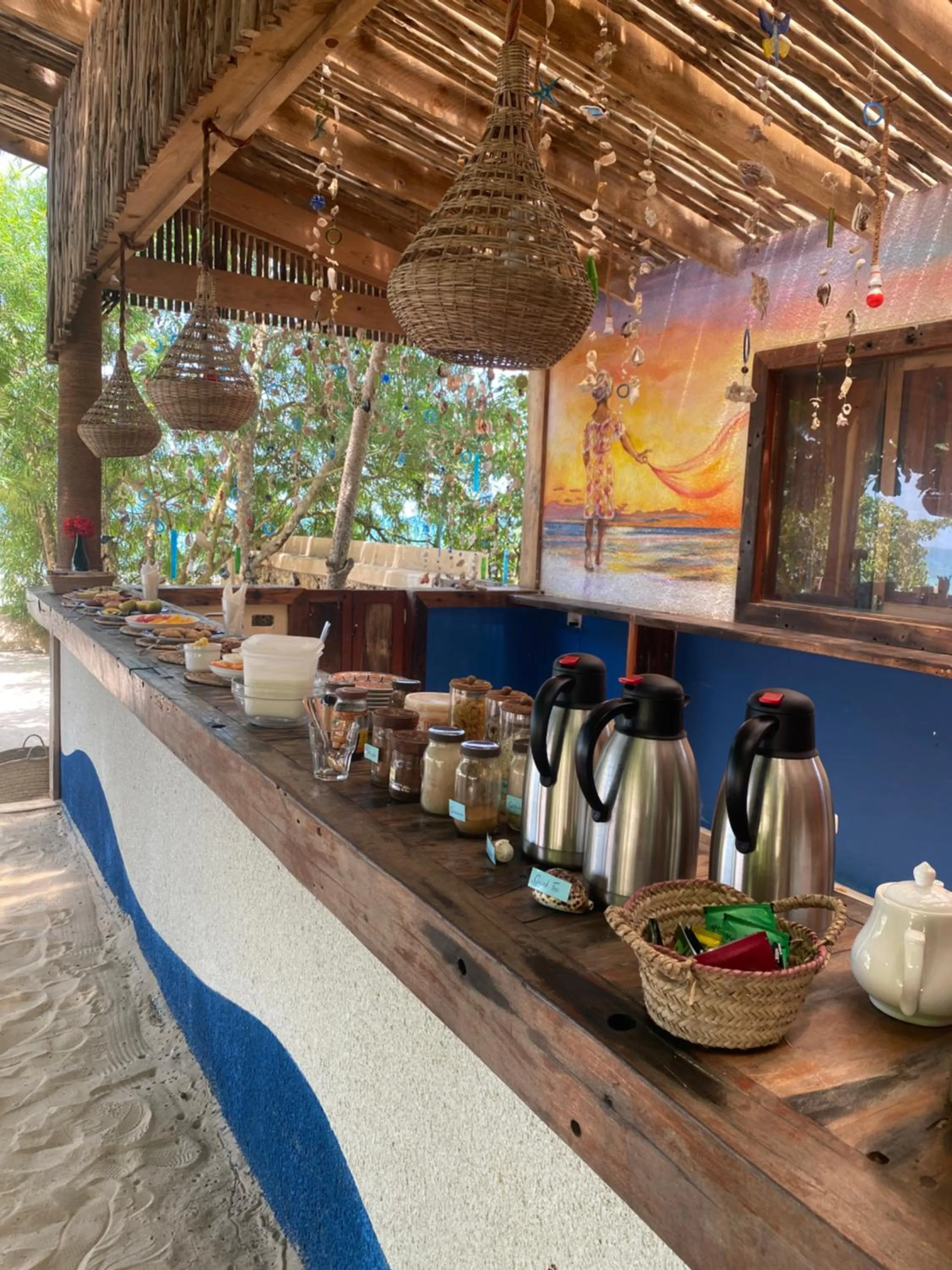 Restaurant/places to eat in Mangrove Lodge