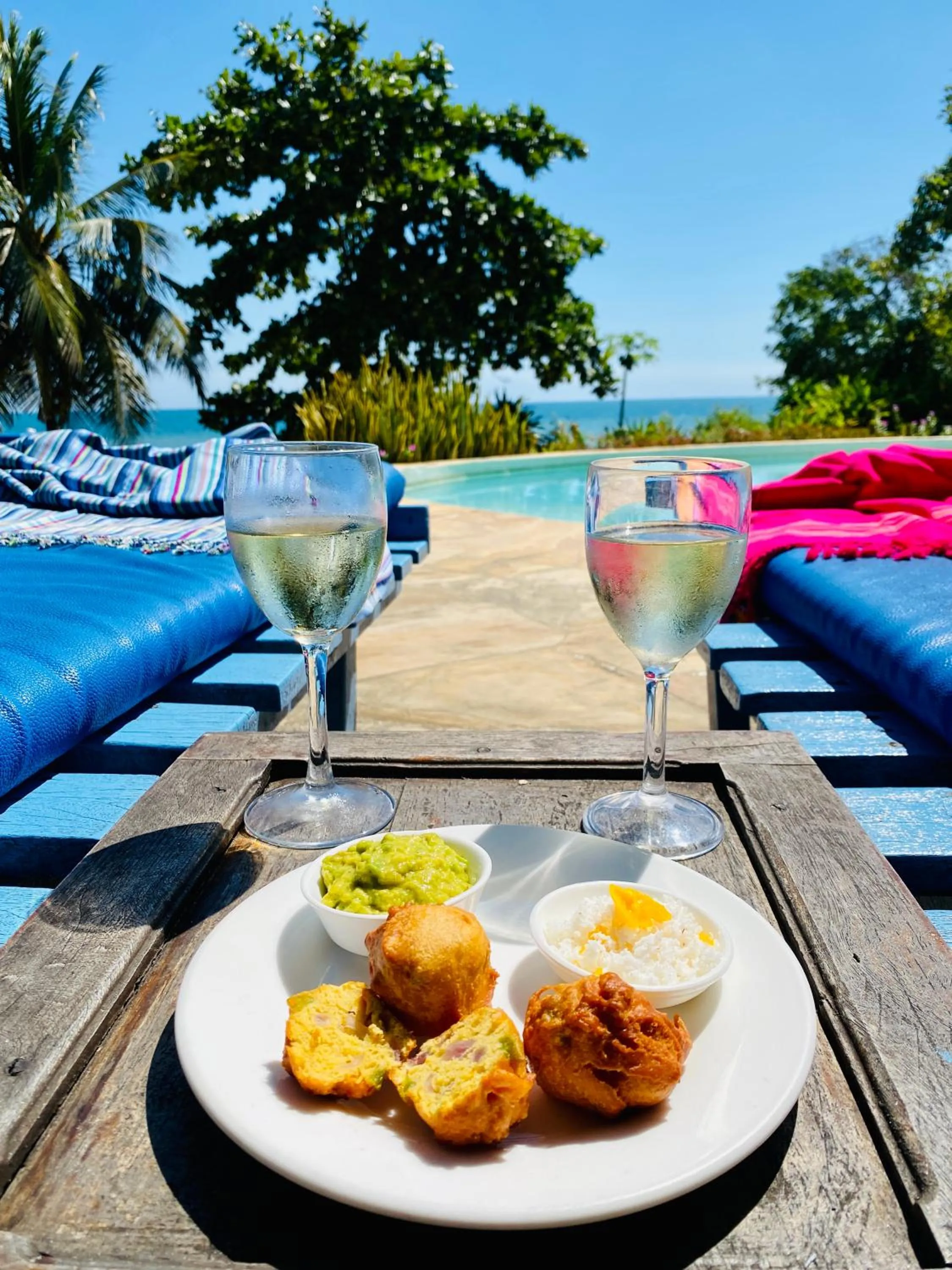 Restaurant/places to eat in Mangrove Lodge