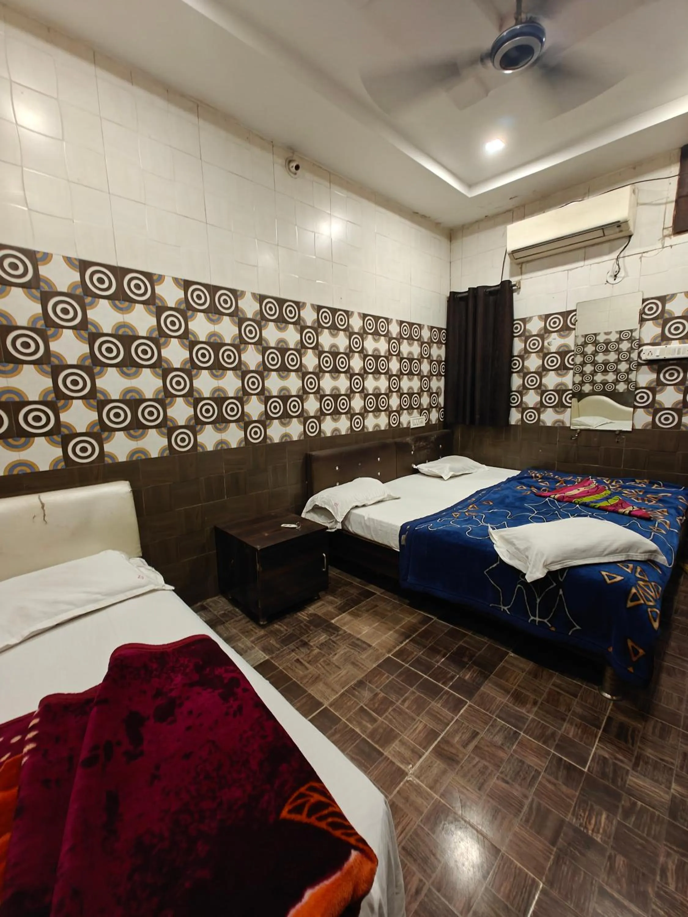 Property building, Bed in Hotel Shikhar Inn