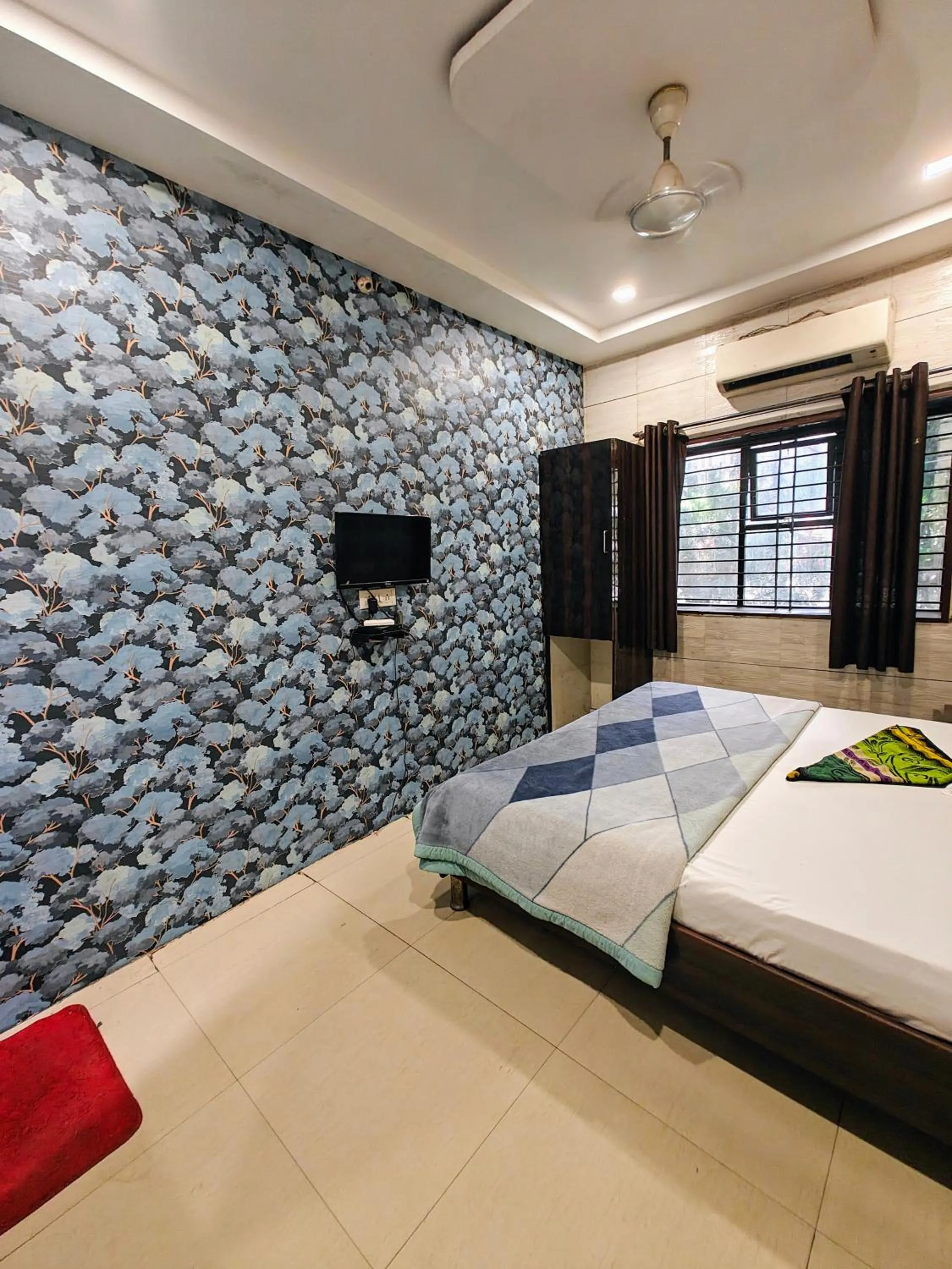 Photo of the whole room, Bed in Hotel Shikhar Inn