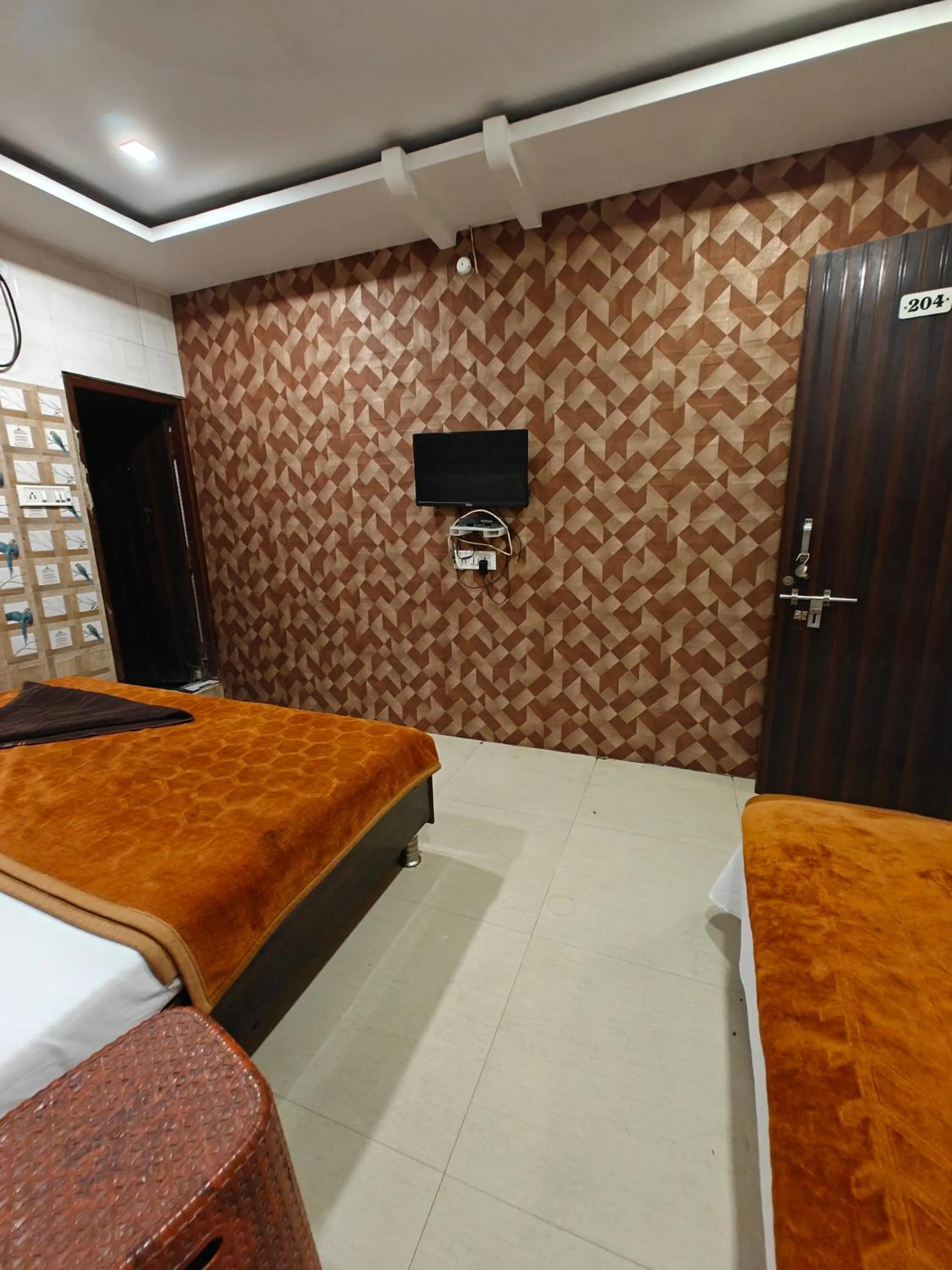 Bed in Hotel Shikhar Inn