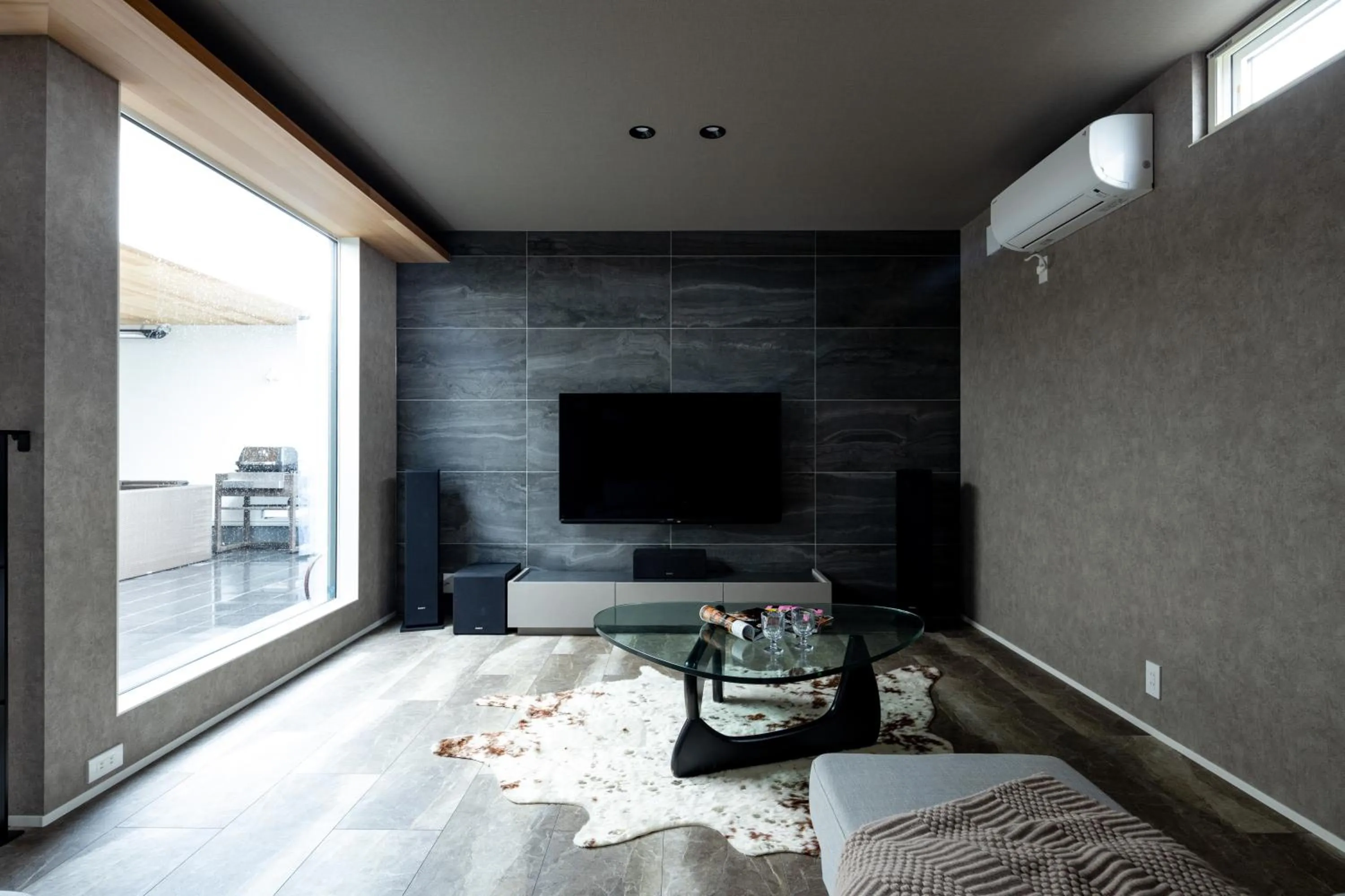 Communal lounge/ TV room, Bed in villa vacances hamanako