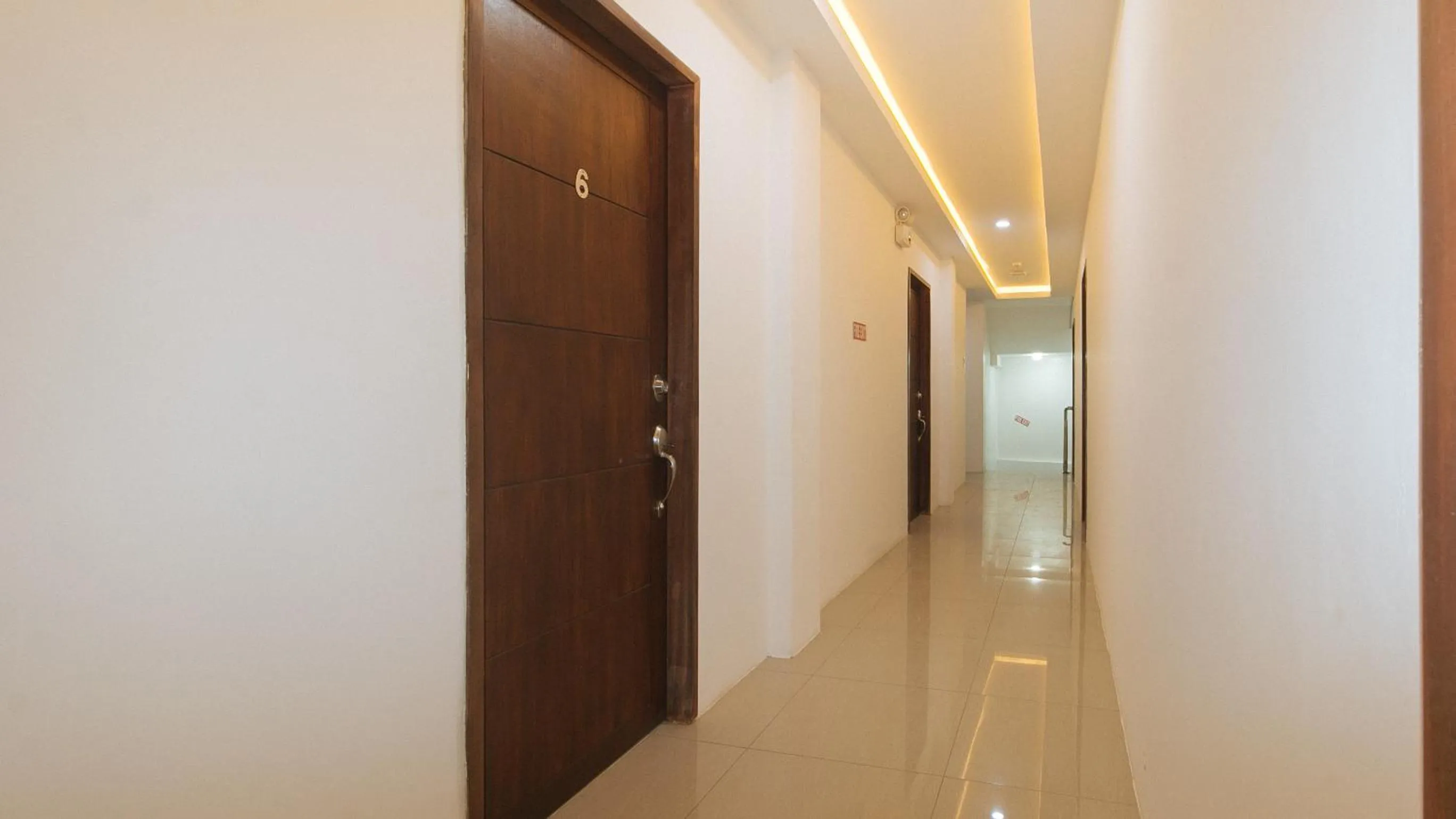 Property building in RedDoorz at Happy Stay Apartelle