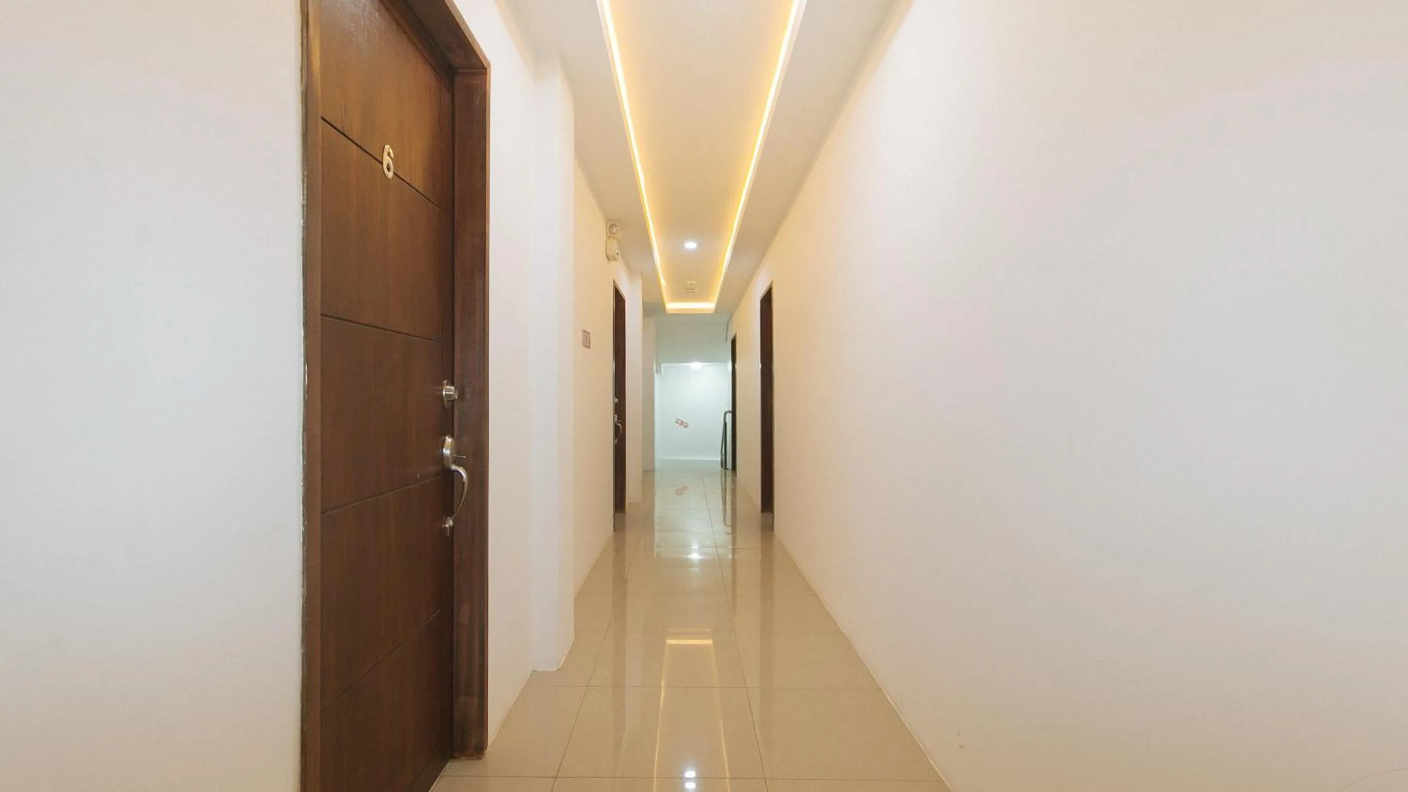 Property building in RedDoorz at Happy Stay Apartelle