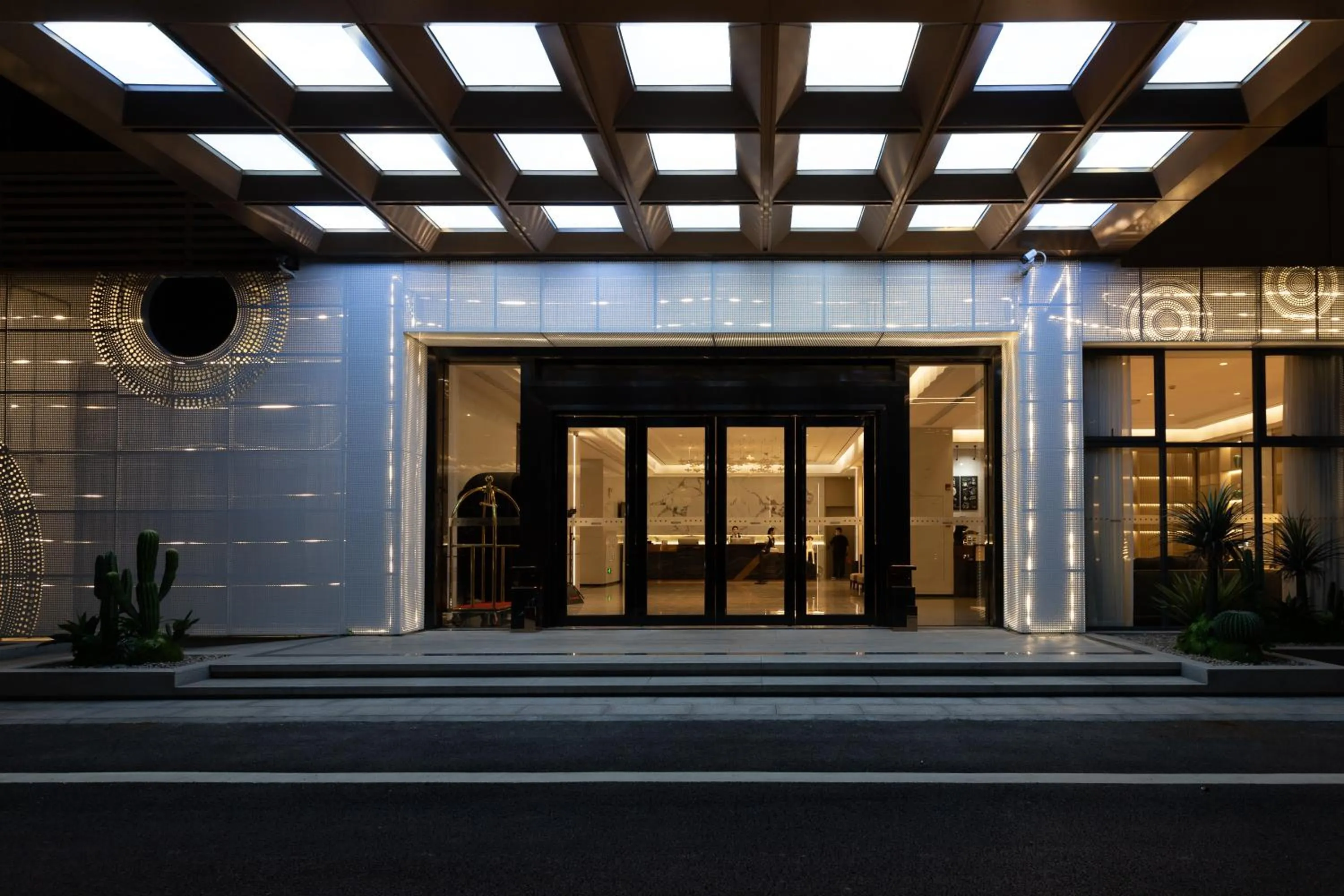 Facade/entrance in Guangzhou Yunjia Hotel - Airport Terminal 2