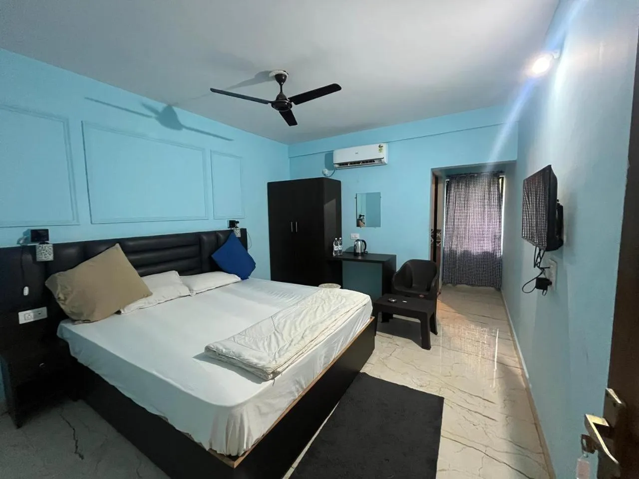 TV and multimedia, Bed in The Boss House