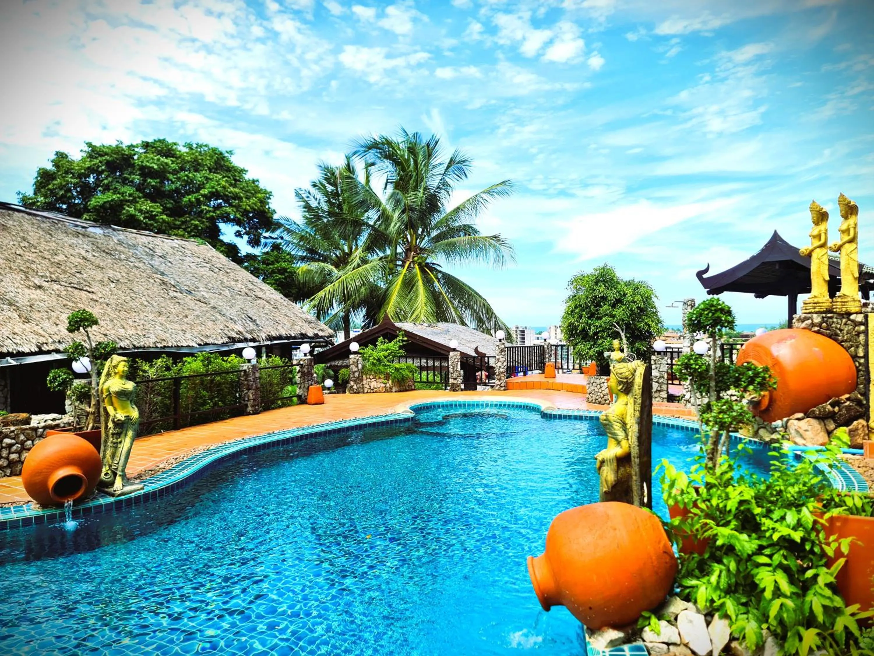 Swimming pool in Boomerang Village Resort Kata