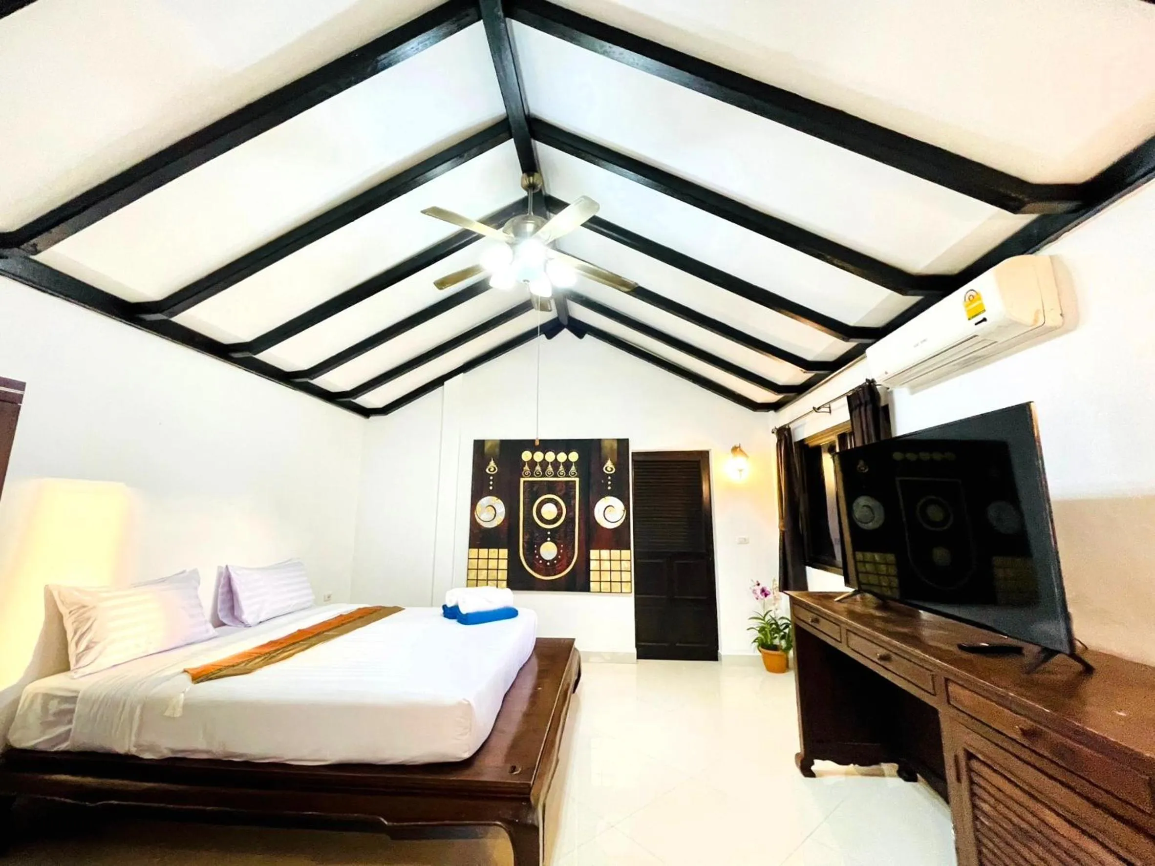 Bedroom, Bed in Boomerang Village Resort Kata