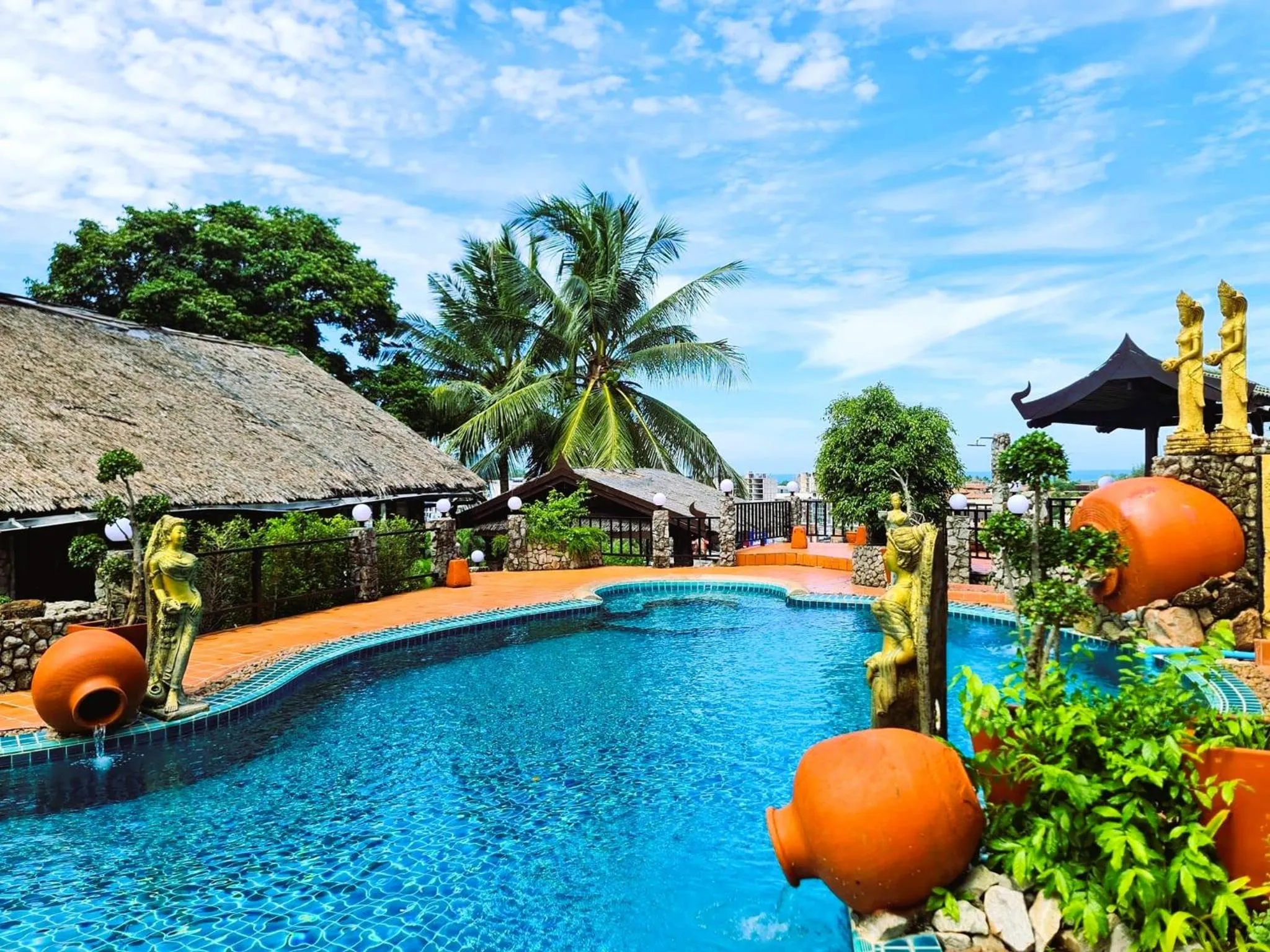 Swimming pool in Boomerang Village Resort Kata