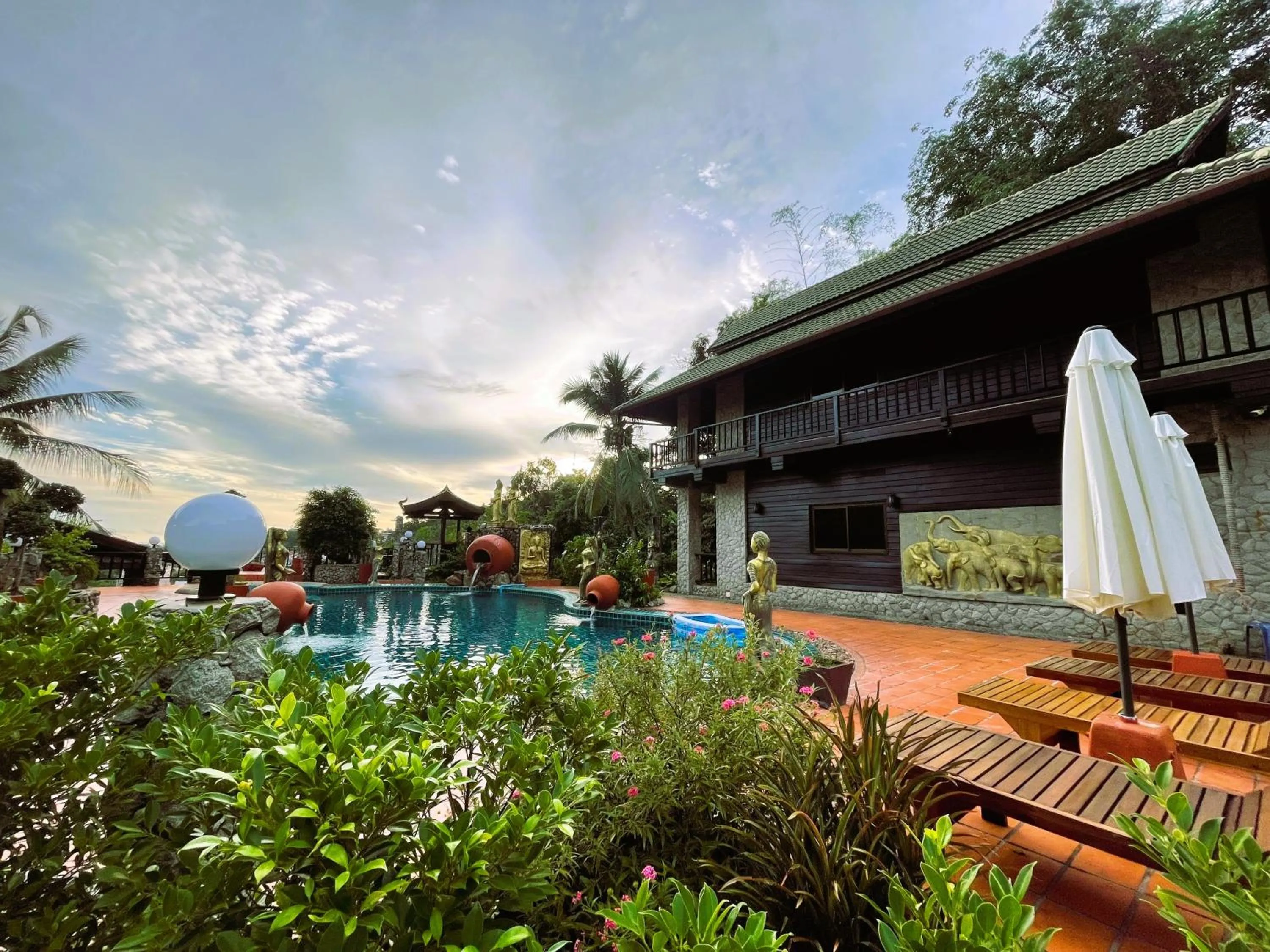 Boomerang Village Resort Kata