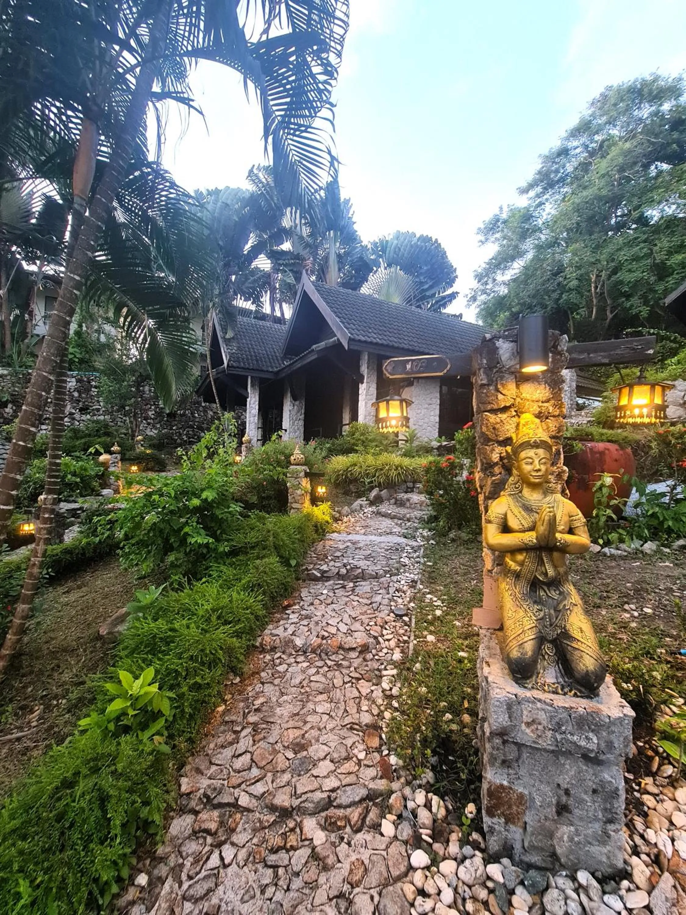 Garden in Boomerang Village Resort Kata