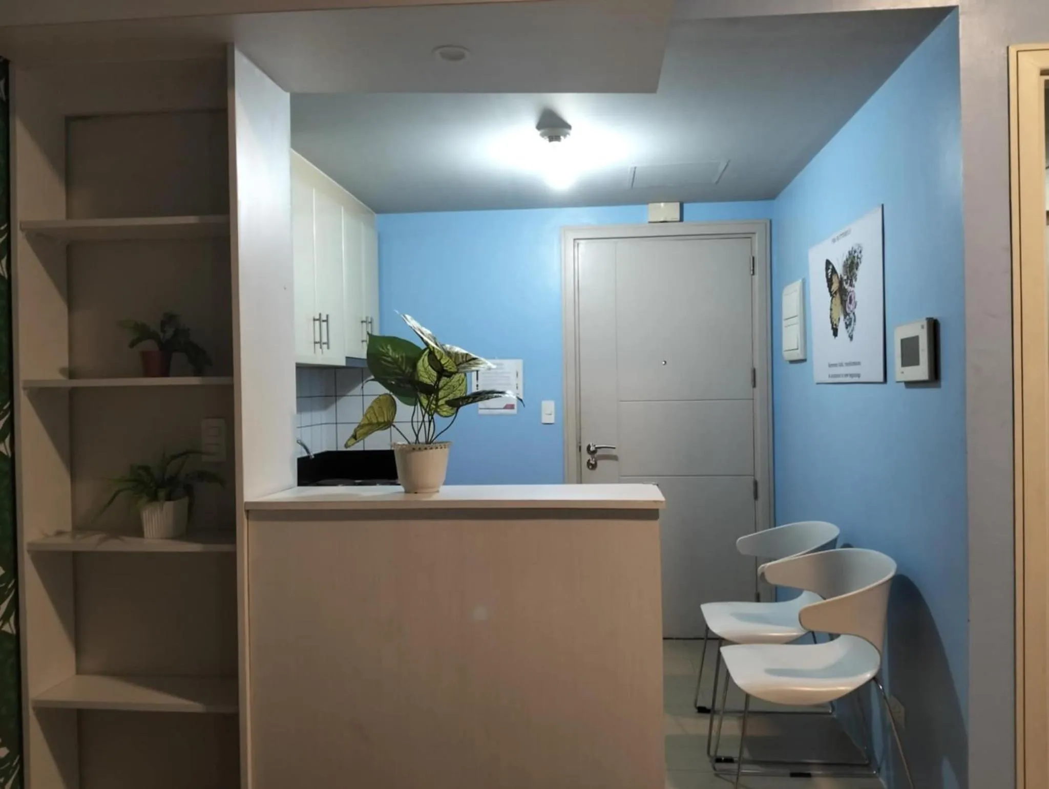 Henry's Newport Condotel