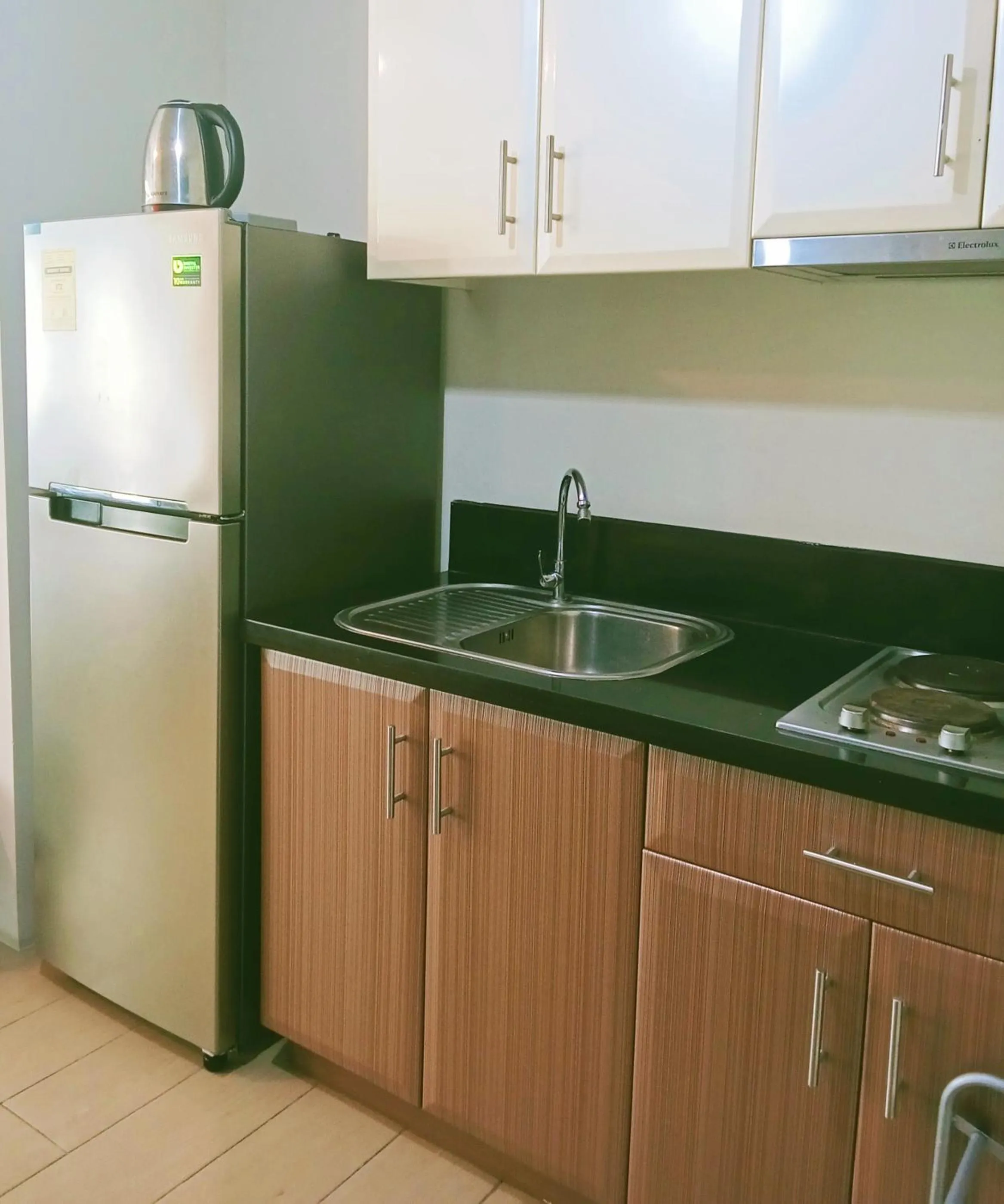 Kitchen or kitchenette in Henry's Newport Condotel