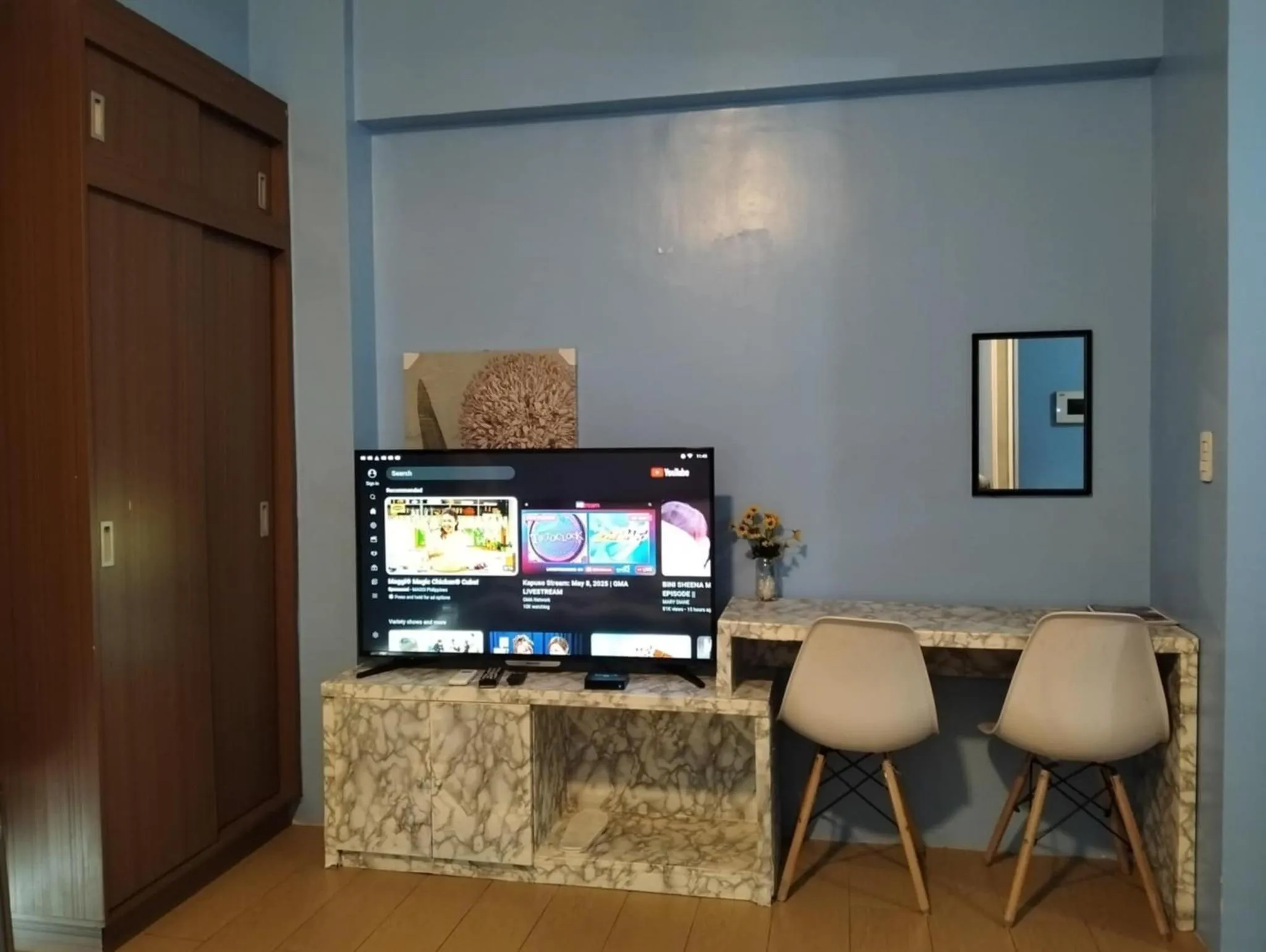 Henry's Newport Condotel