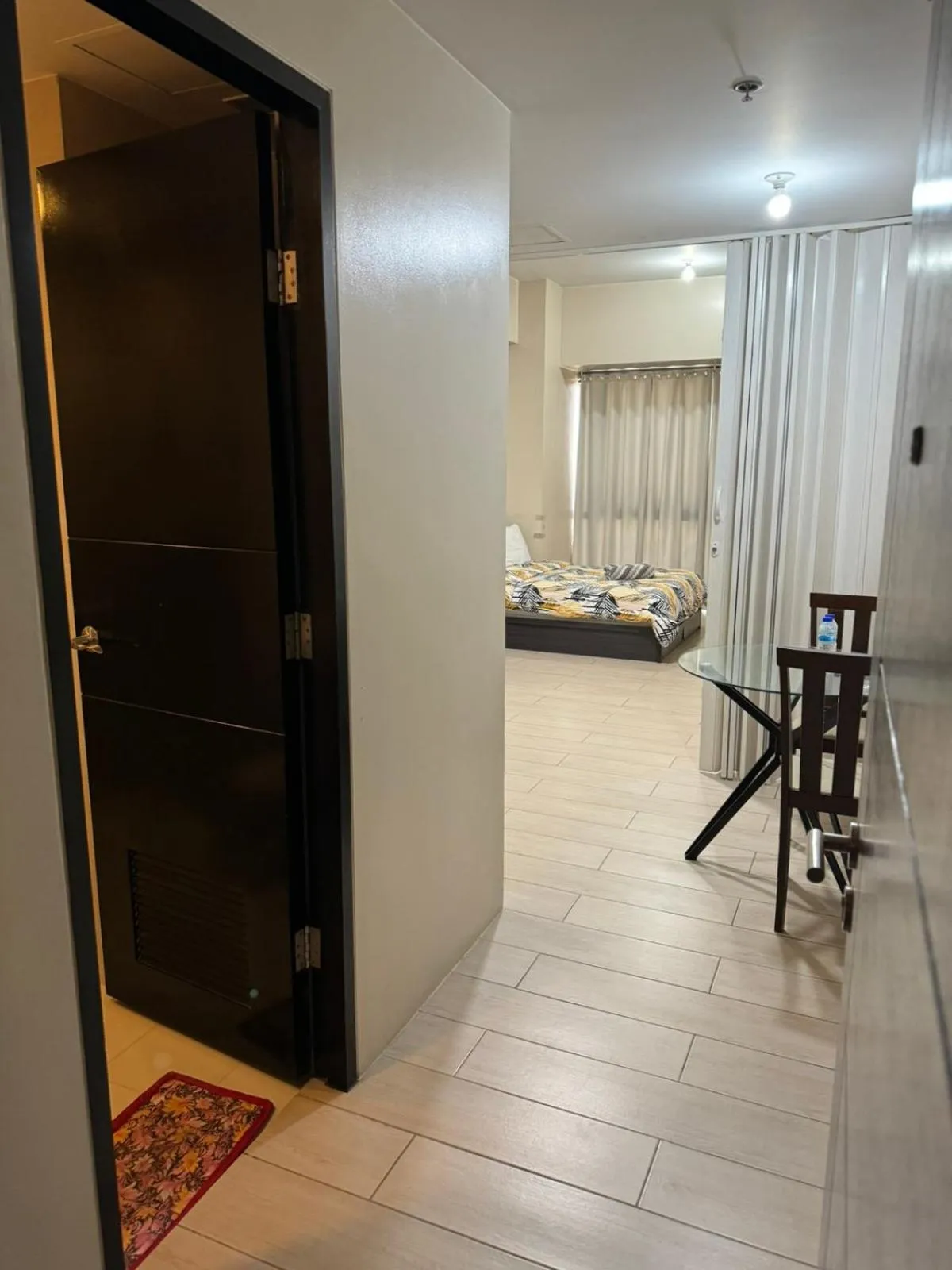 Bed in Henry's Newport Condotel